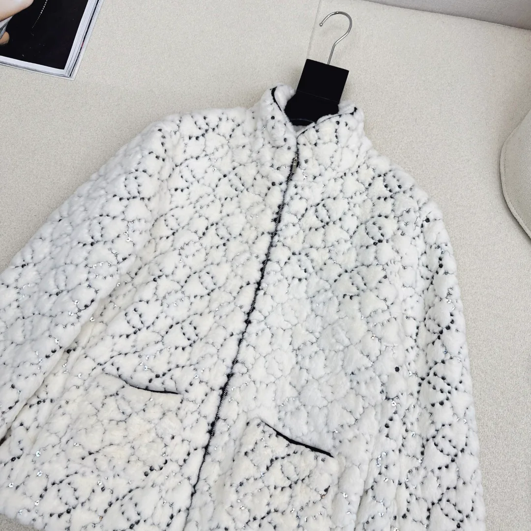 Куртки И Пуховики Женские Chanel 390550