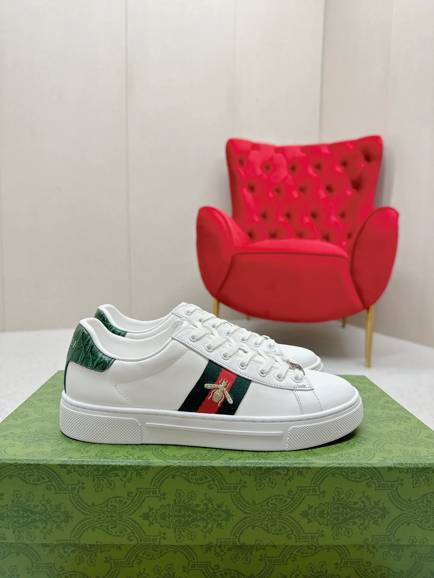 Кроссовки Женские Gucci 11550509