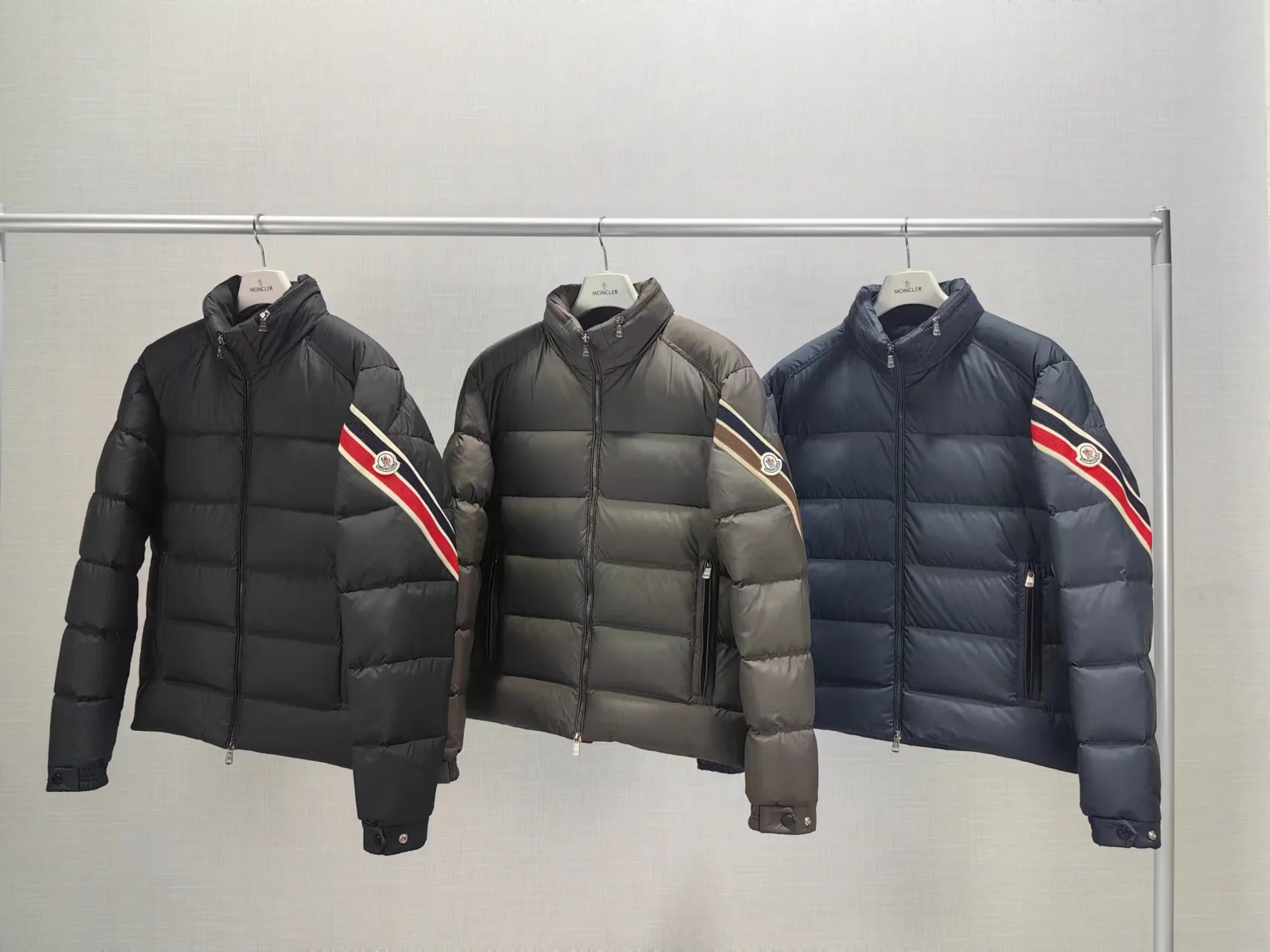 Куртки И Пуховики Женские Moncler 17901134