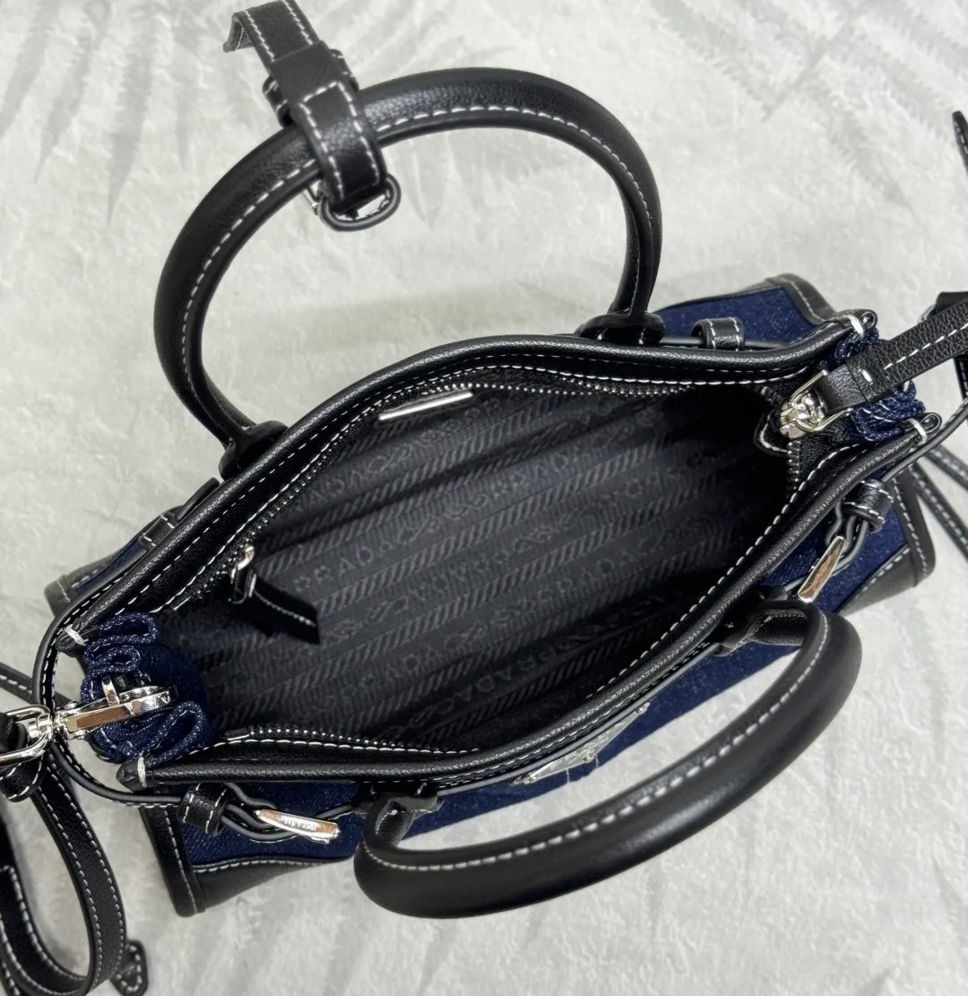 Сумки На Ремне Женские Prada 11682114