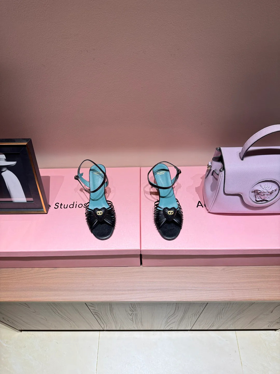 Босоножки Женские Valentino 17968669