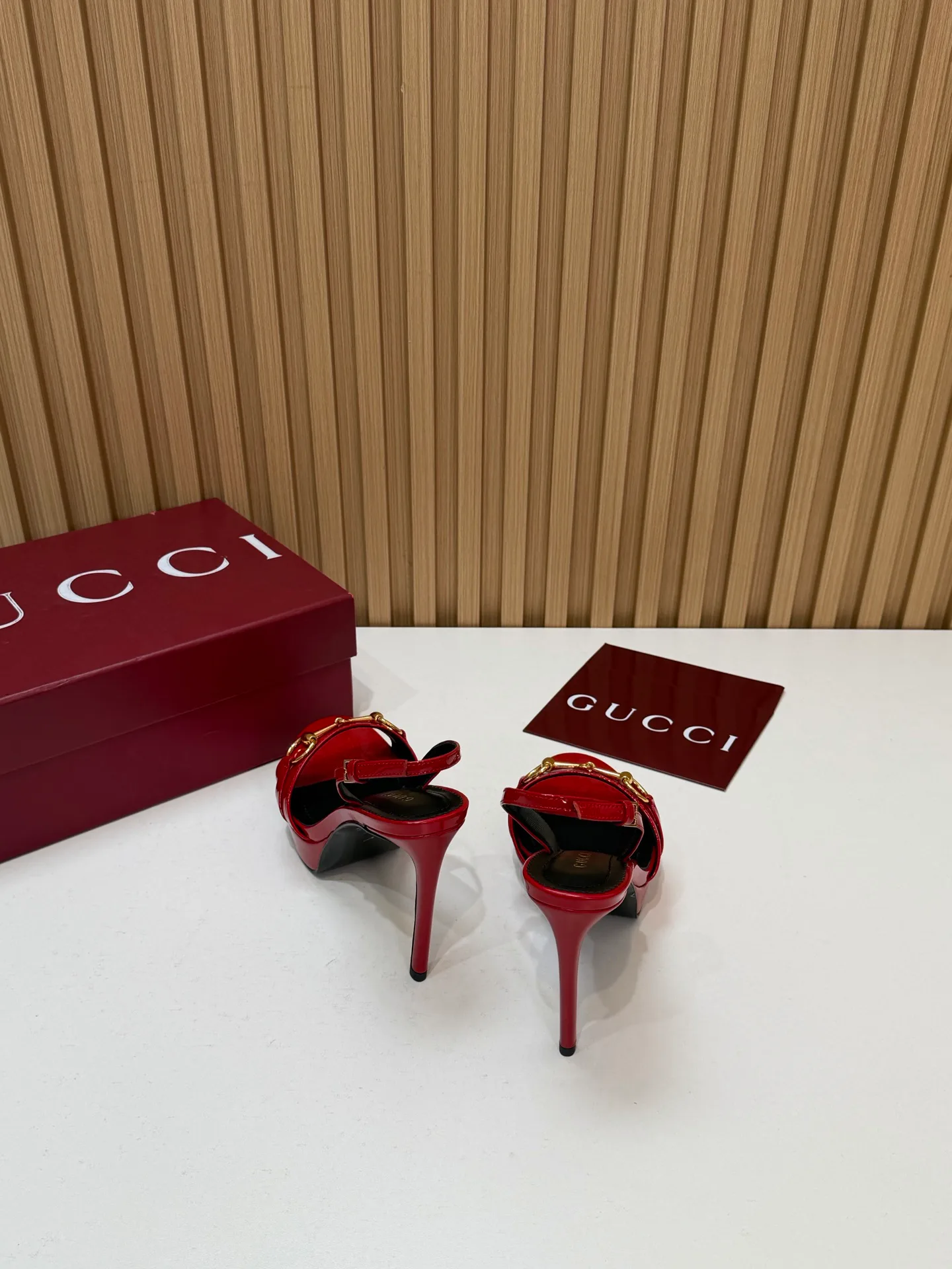 Босоножки Женские Gucci 18396259