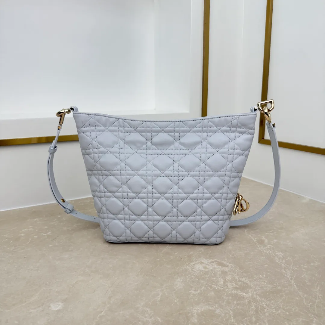 Классические Сумки Женские Christian Dior 18116291