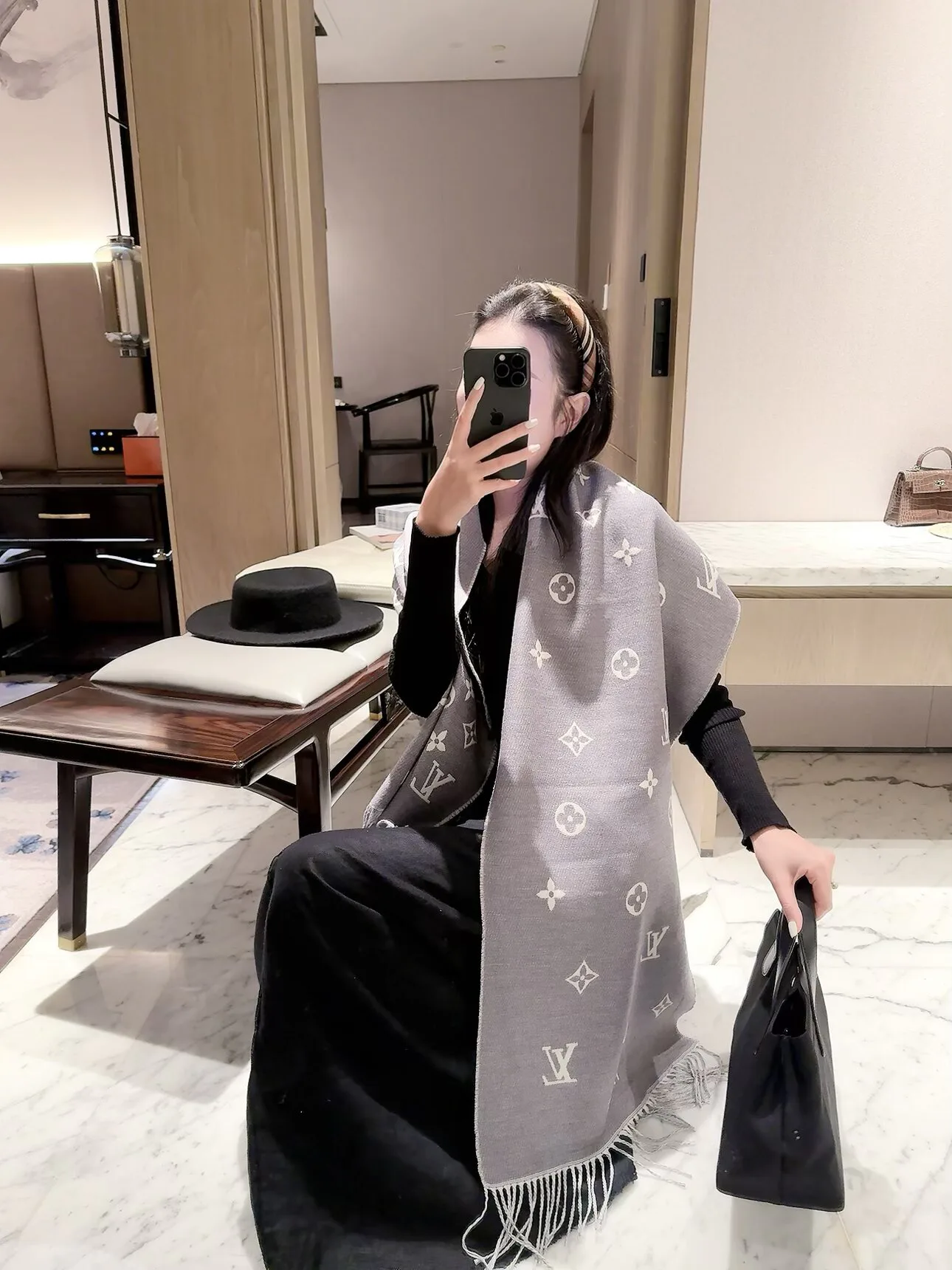 Шарфы Louis Vuitton 18322602