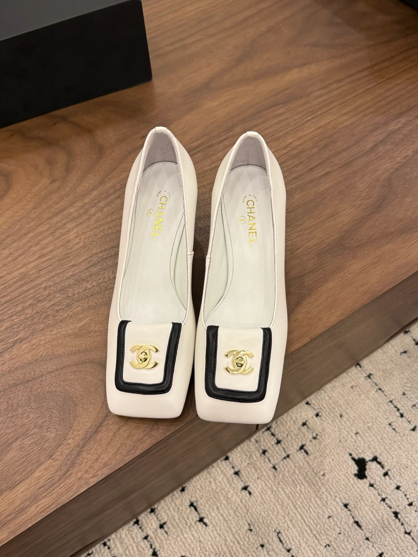 Туфли Женские Chanel 19080191