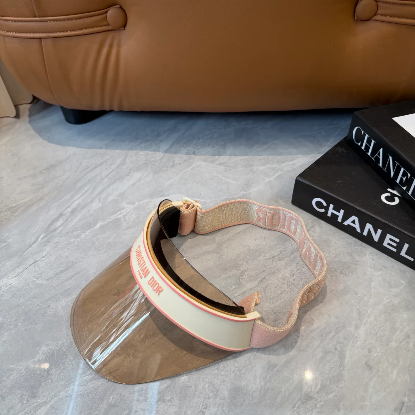 Головные Уборы Christian Dior 13294397