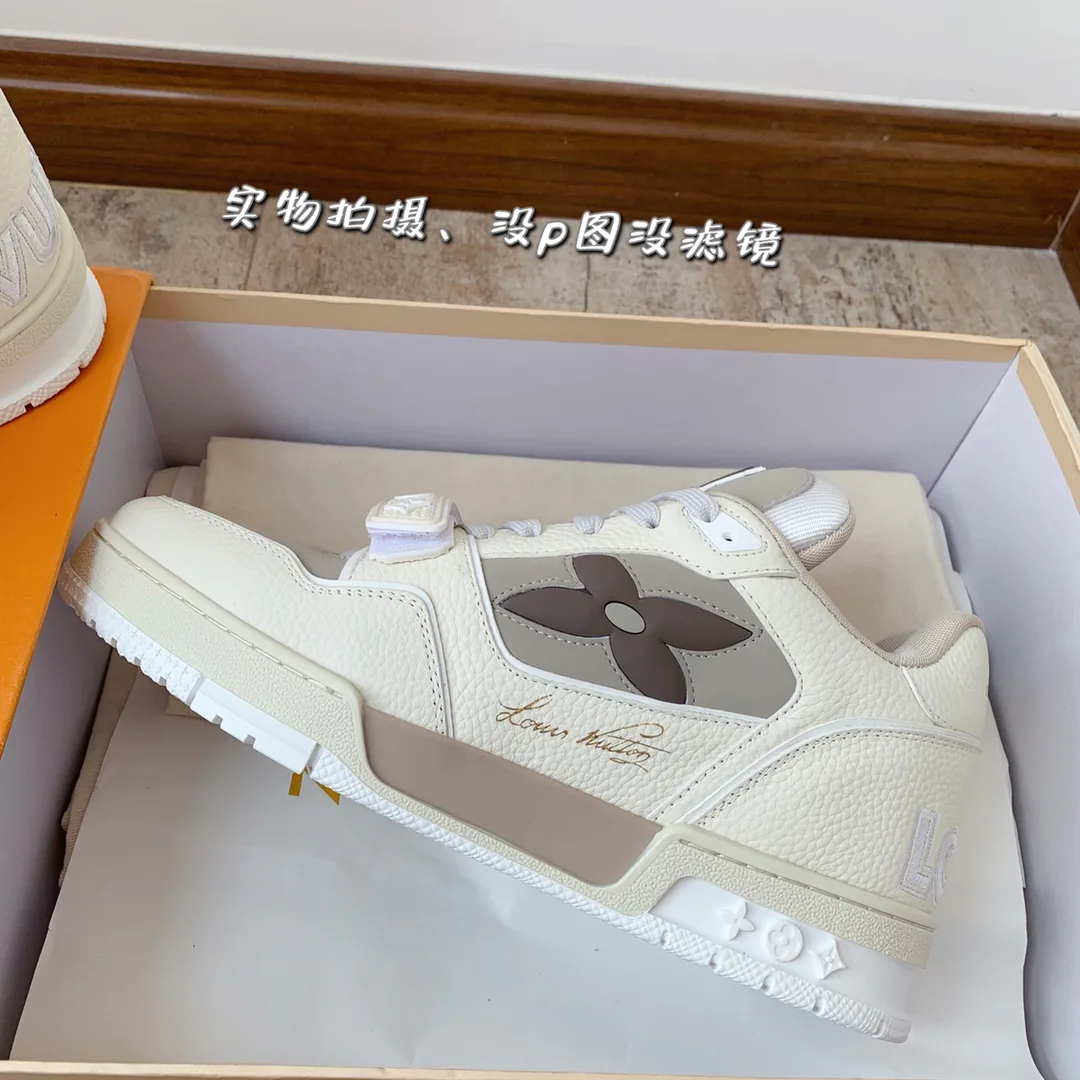 Кроссовки Женские Louis Vuitton 10234409