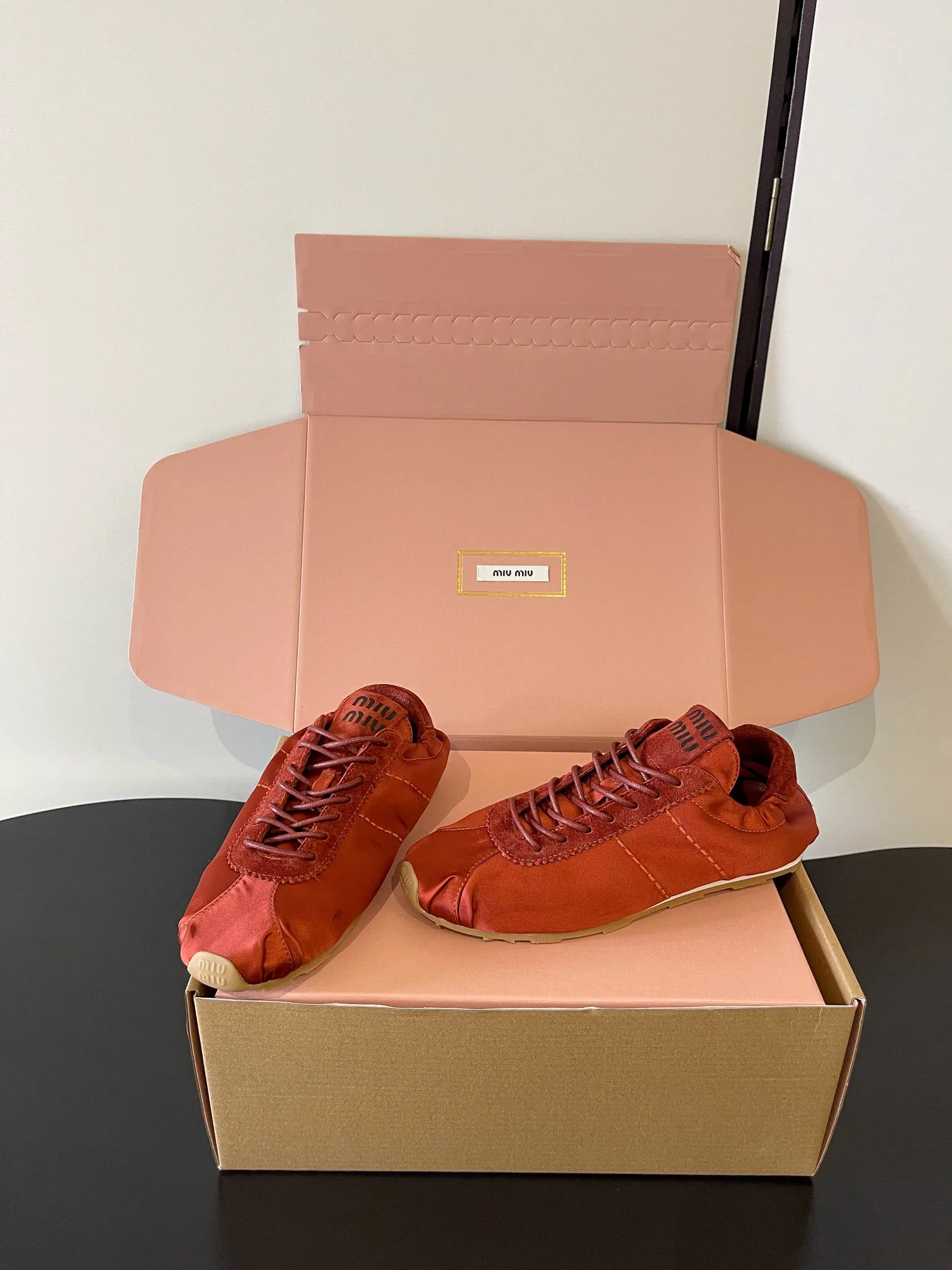 Кроссовки Женские Miu Miu 10655000