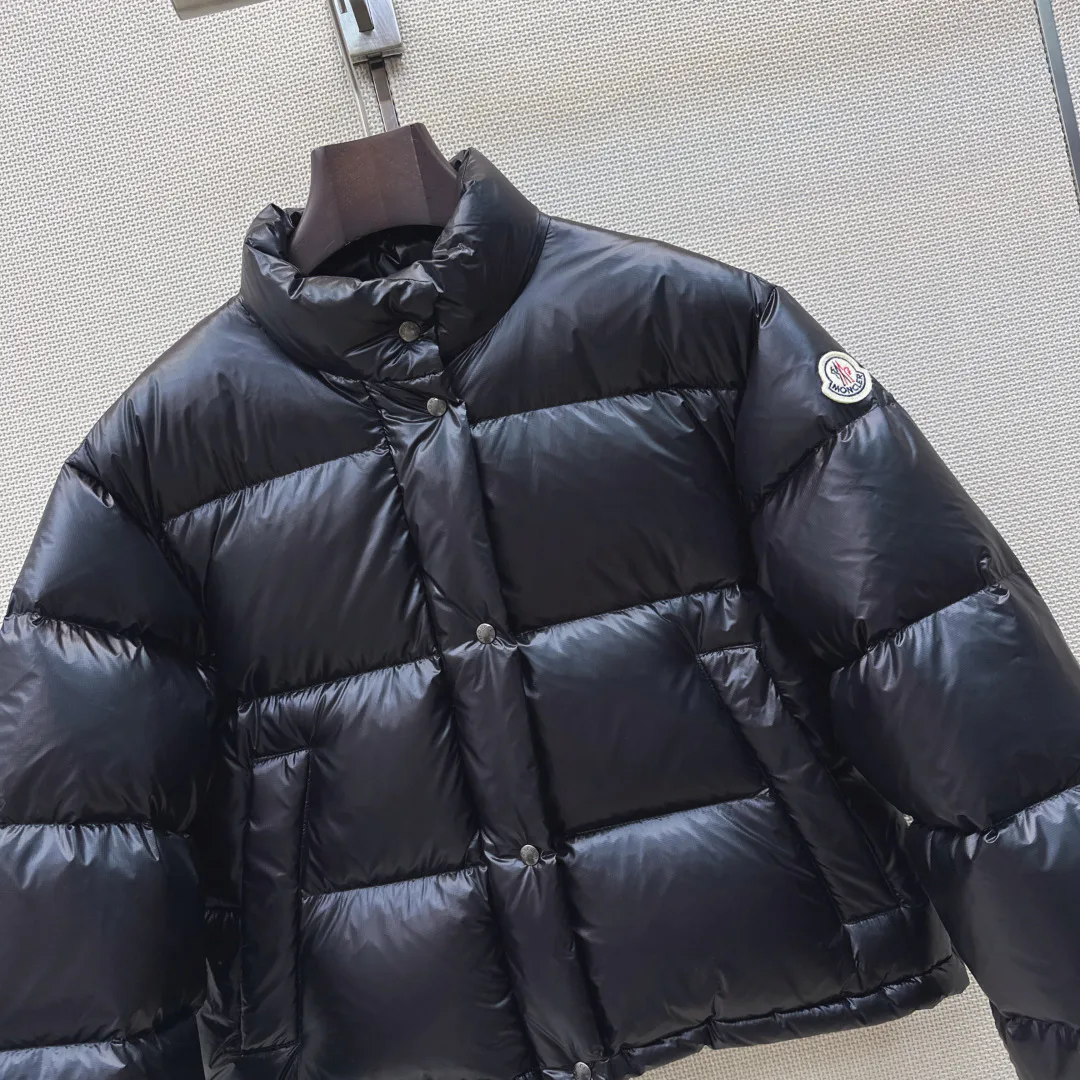 Куртки И Пуховики Женские Moncler 18690449