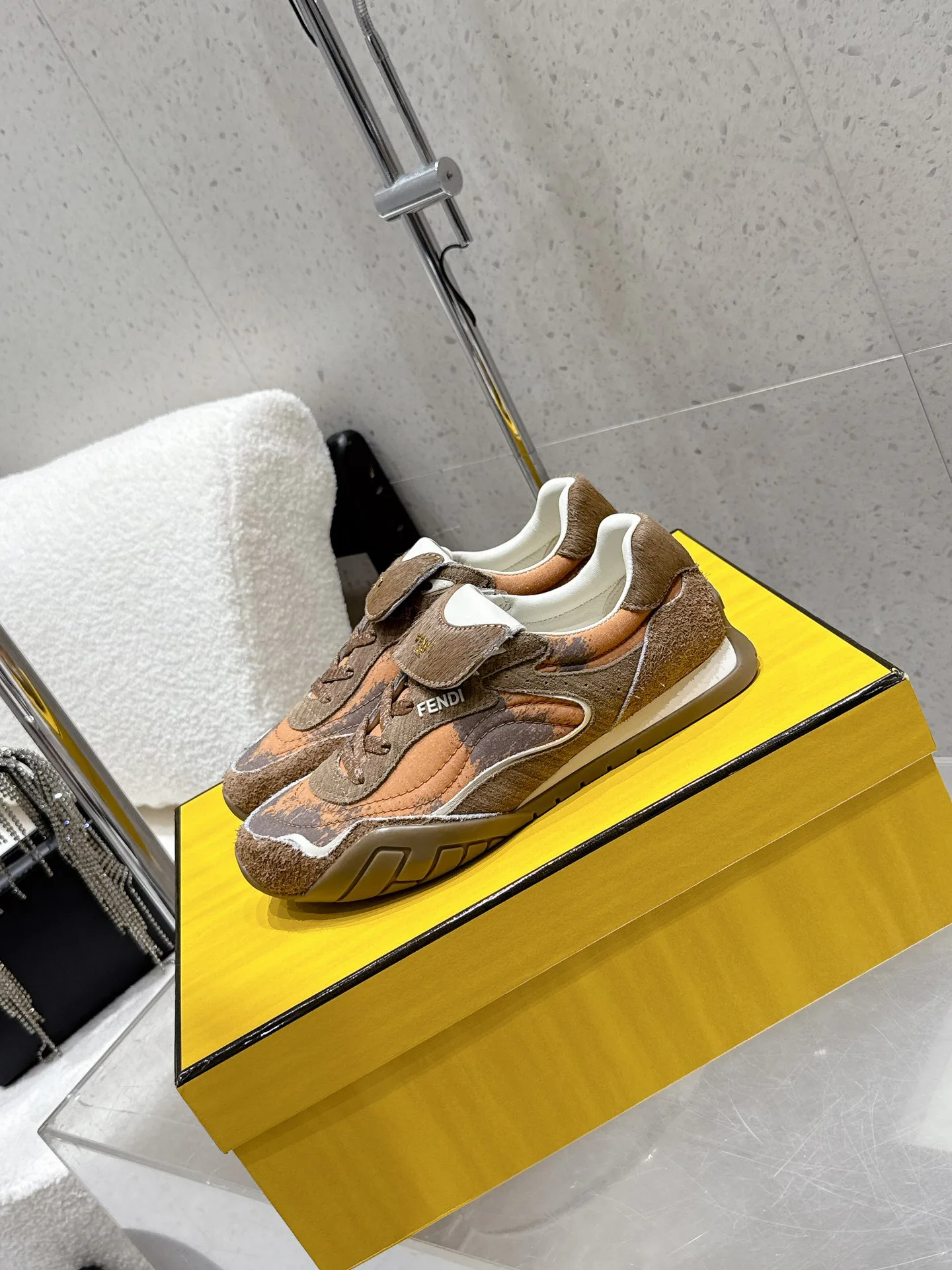 Кроссовки Женские Fendi 13078811