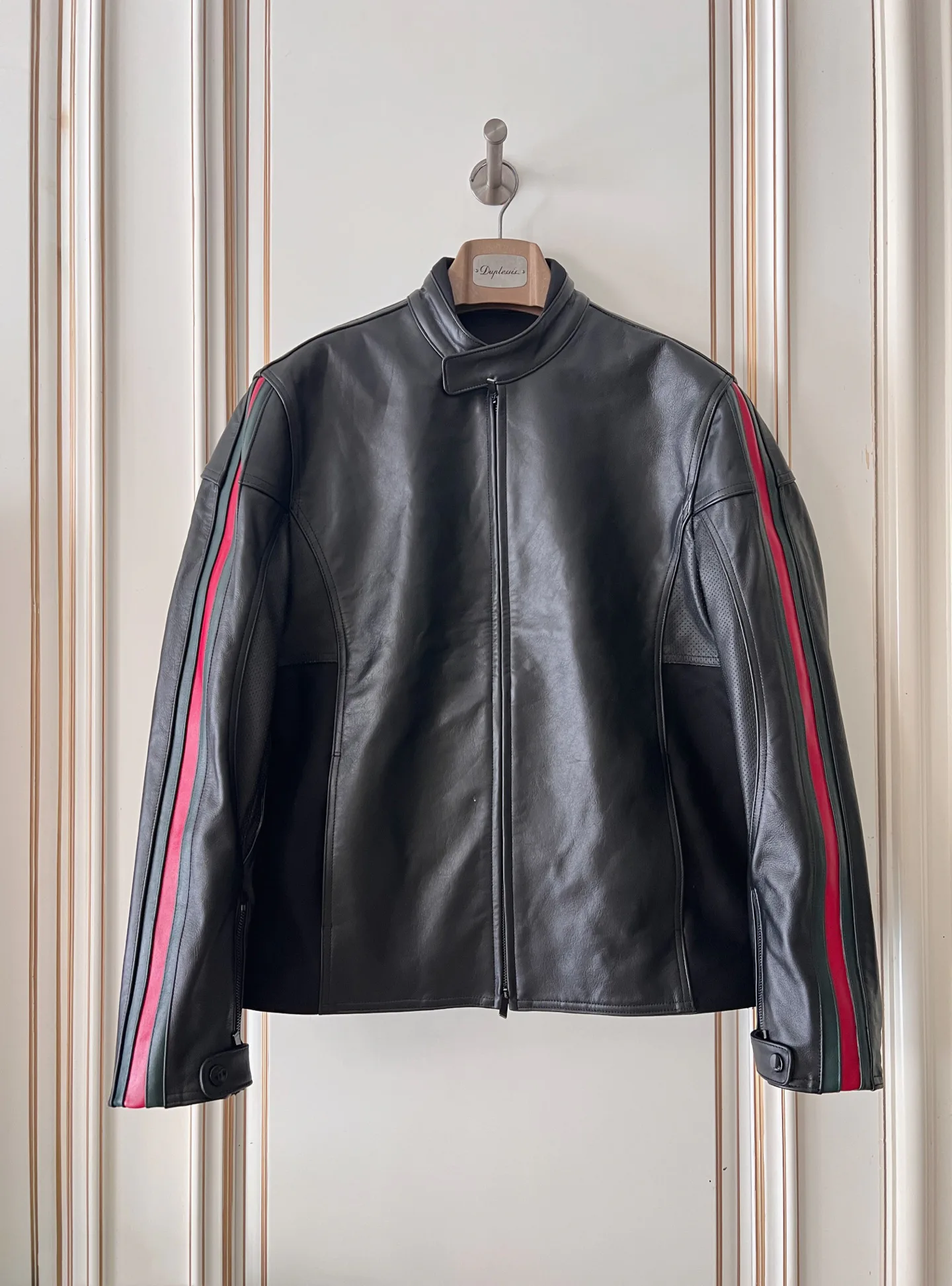 Кожаные Куртки И Дублёнки Женские Gucci 18408974