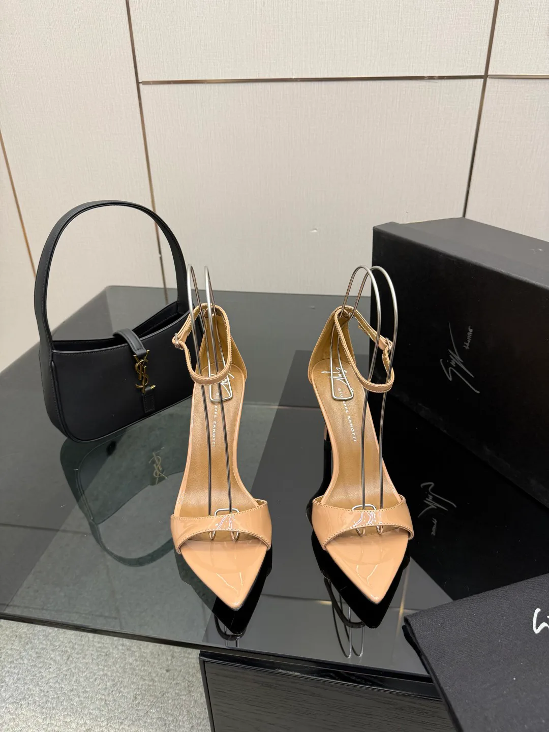 Сандалии Женские Giuseppe Zanotti 5052118