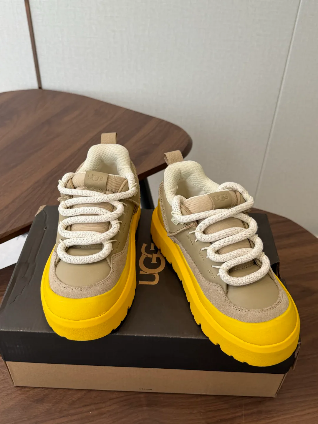 Кроссовки Женские Ugg 18796505