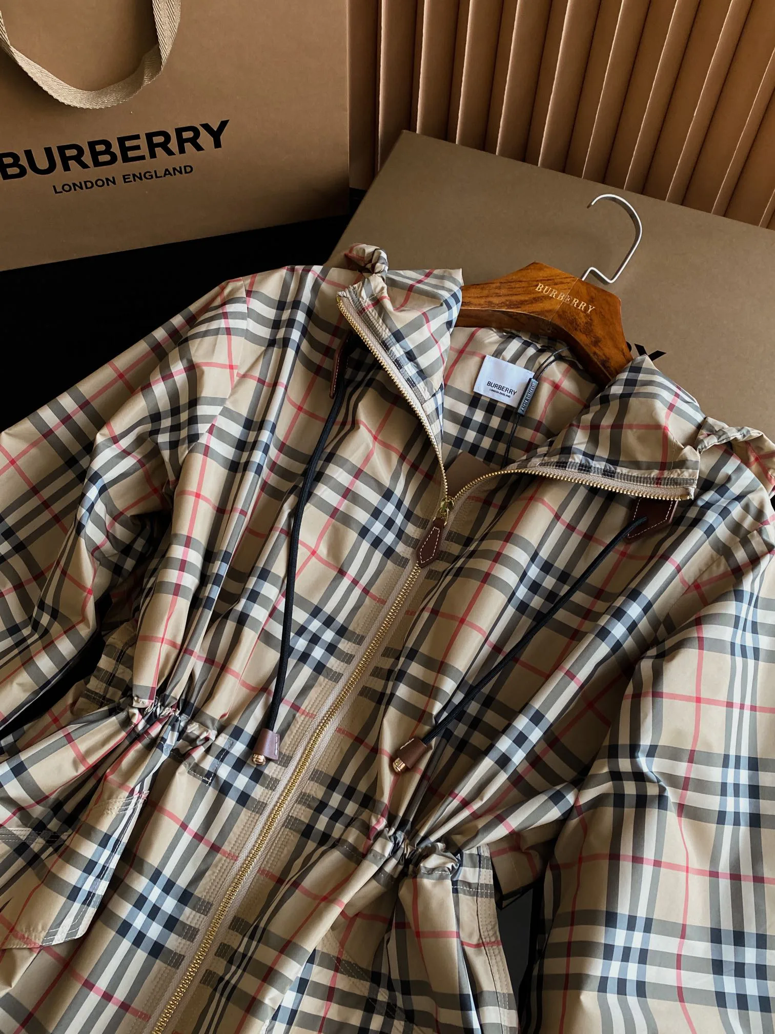 Куртки И Пуховики Женские Burberry 11862596