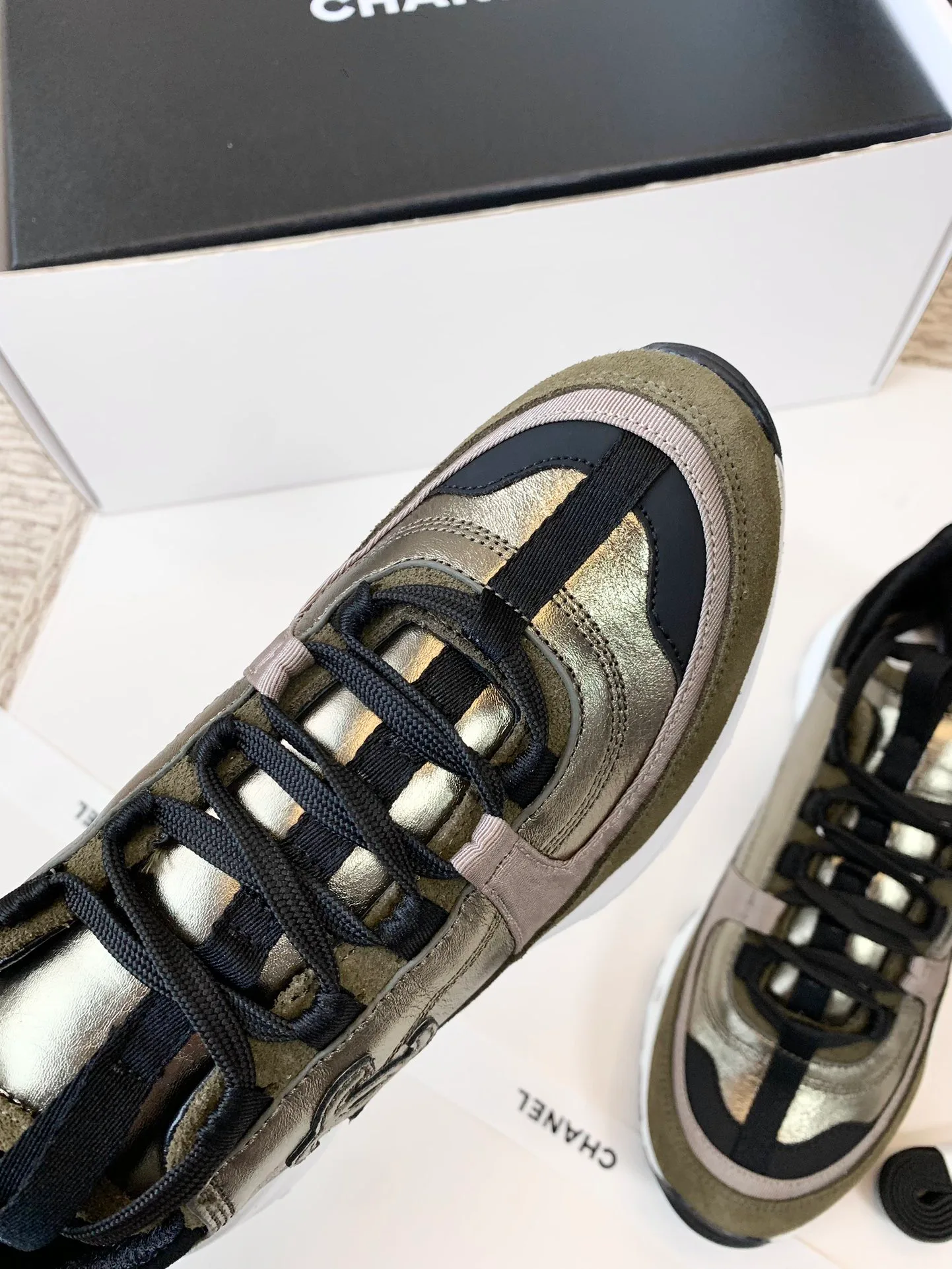 Кроссовки Женские Chanel 10914113