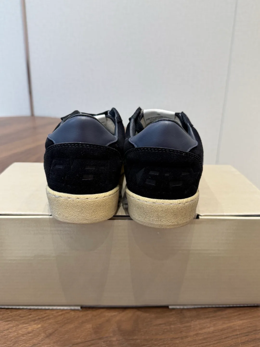 Кроссовки Женские Golden Goose 18357247