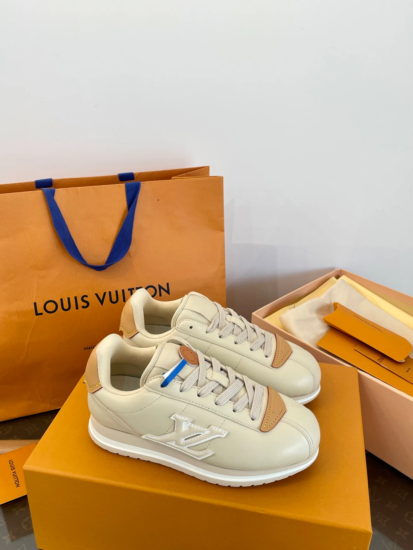 Кроссовки Женские Louis Vuitton 1285143