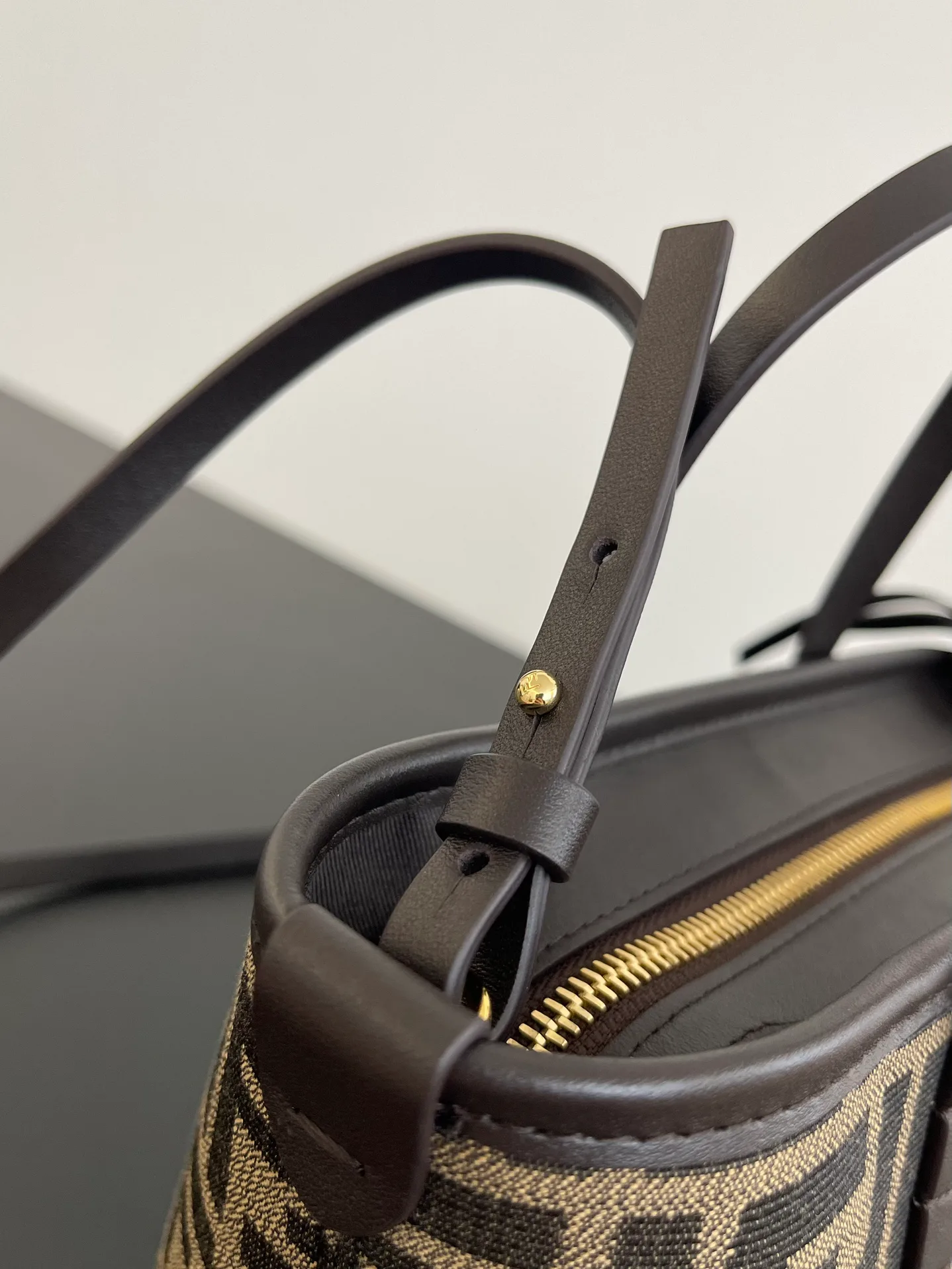 Классические Сумки Женские Fendi 10644795