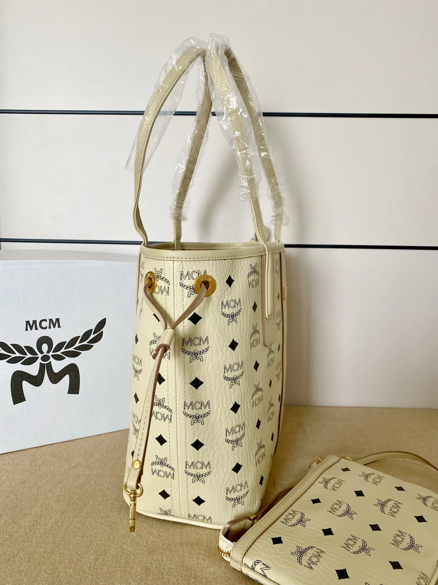 Классические Сумки Женские Mcm 18223301