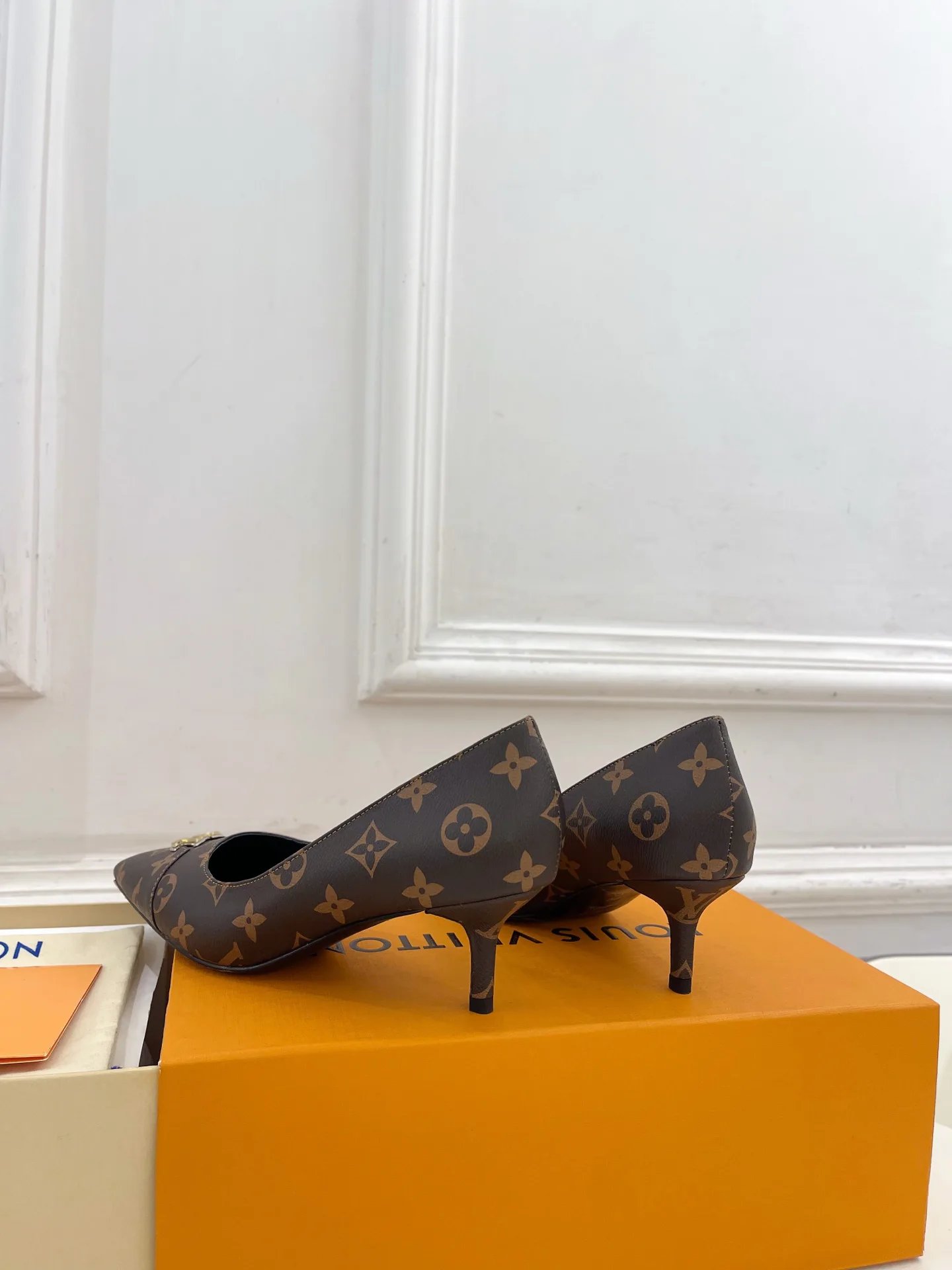 Туфли Женские Louis Vuitton 11404122