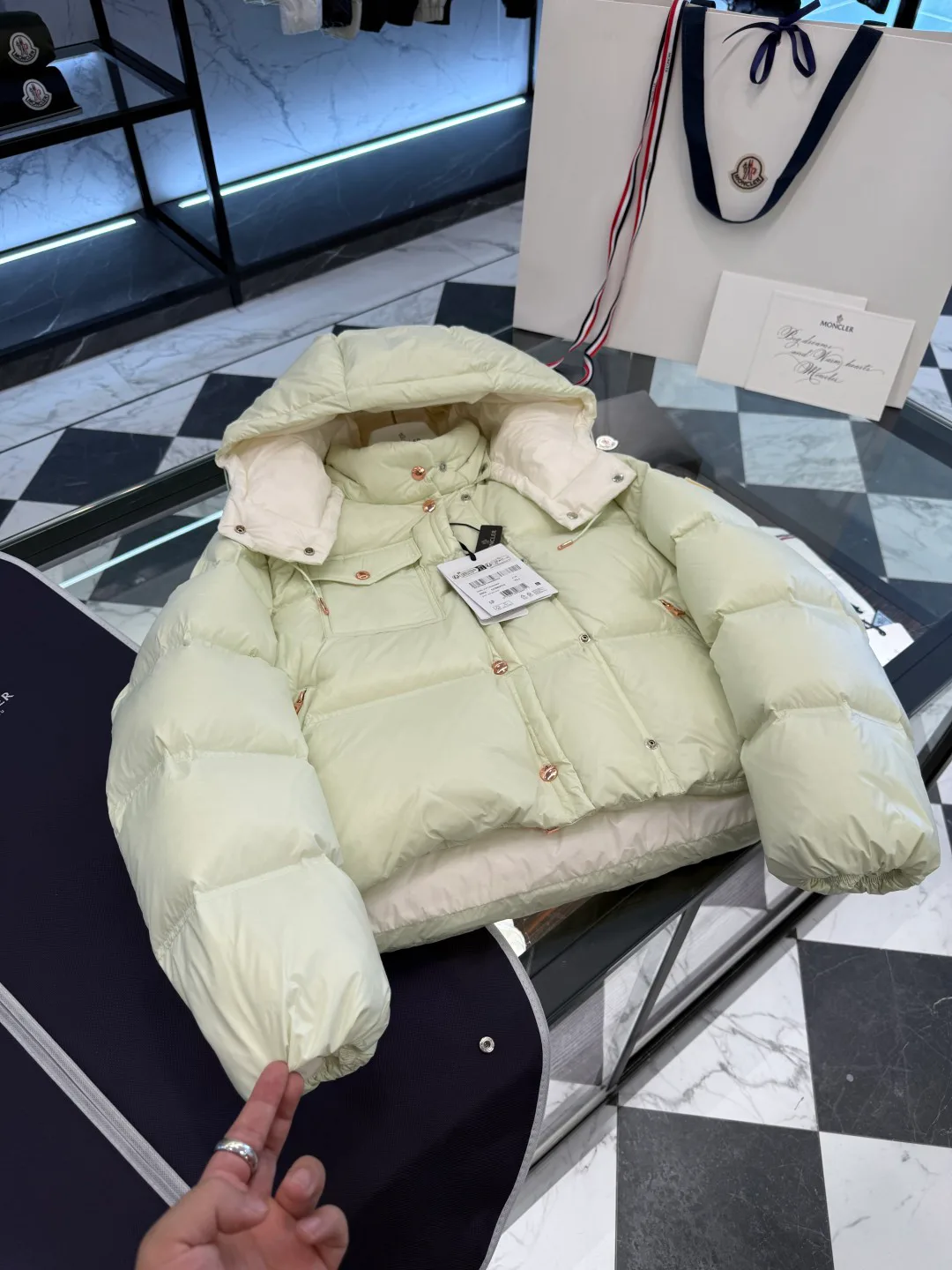 Куртки И Пуховики Женские Moncler 813084