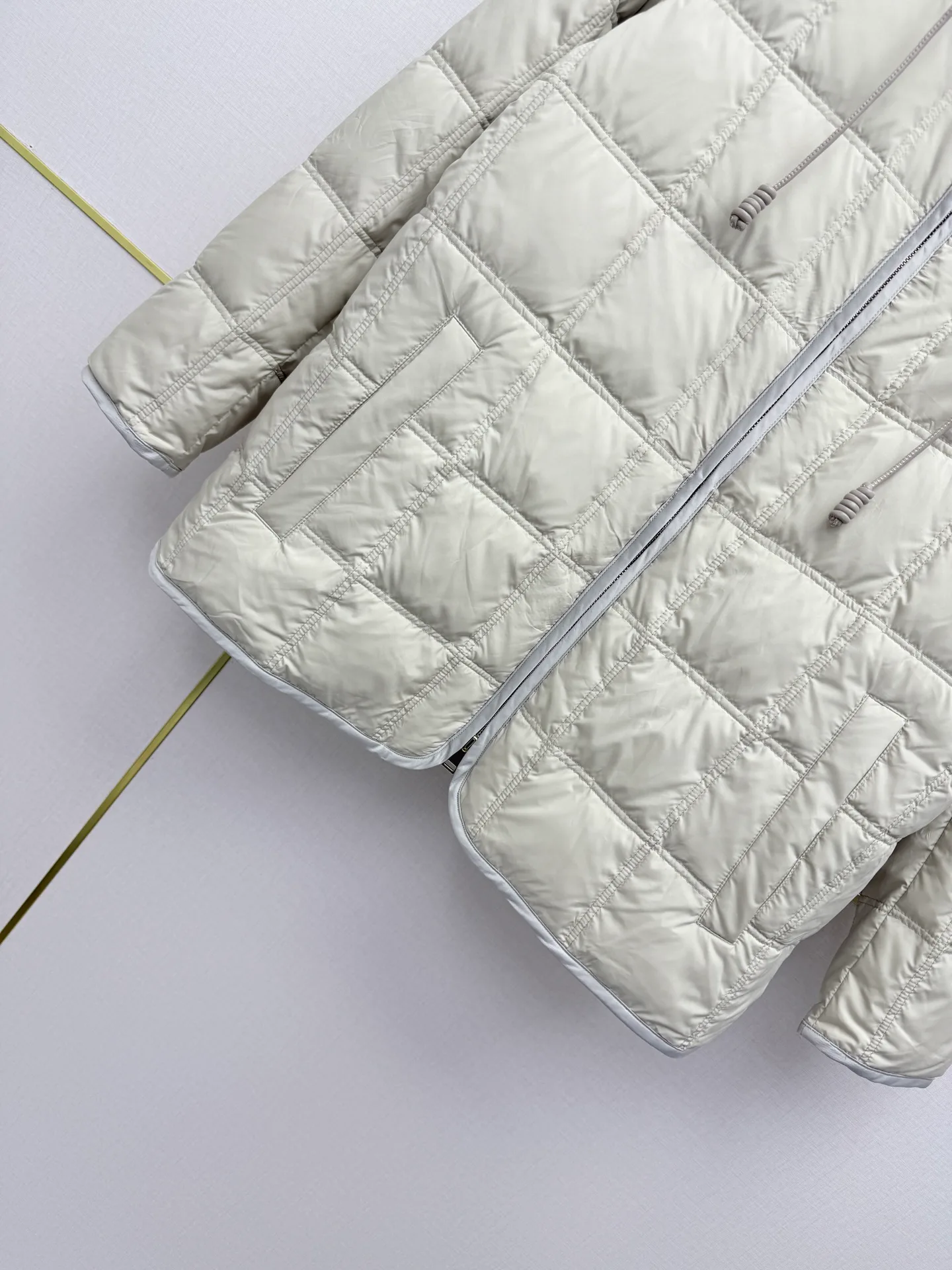 Куртки И Пуховики Женские Moncler 18435814
