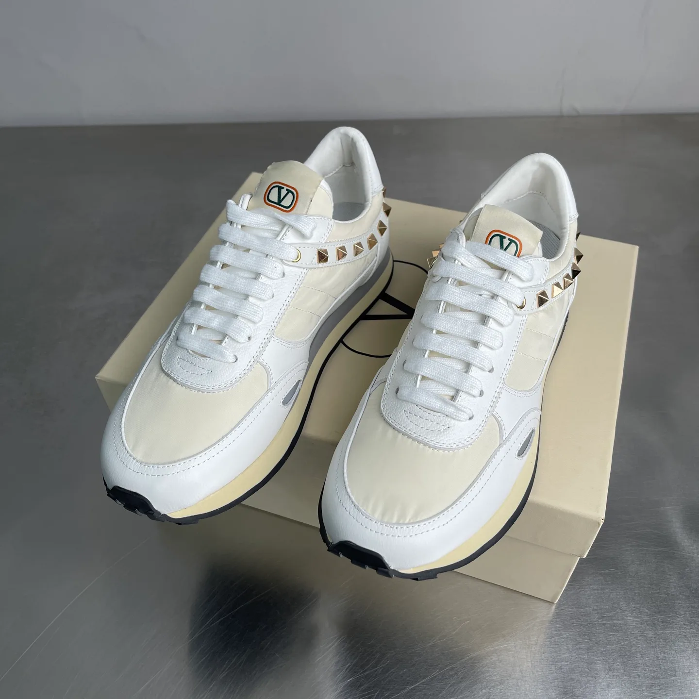 Кроссовки Женские Valentino 18038999