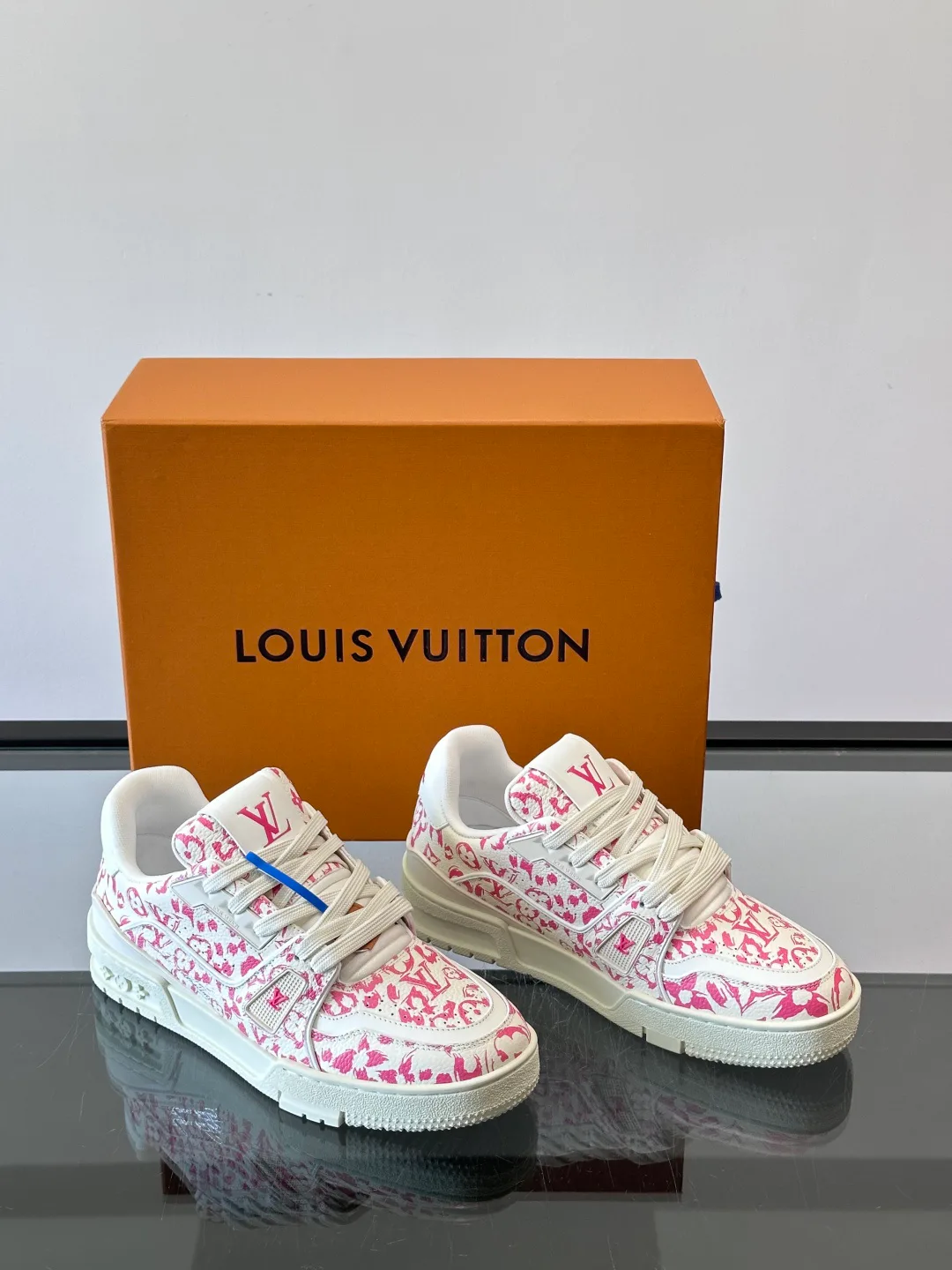 Кроссовки Женские Louis Vuitton 11506760
