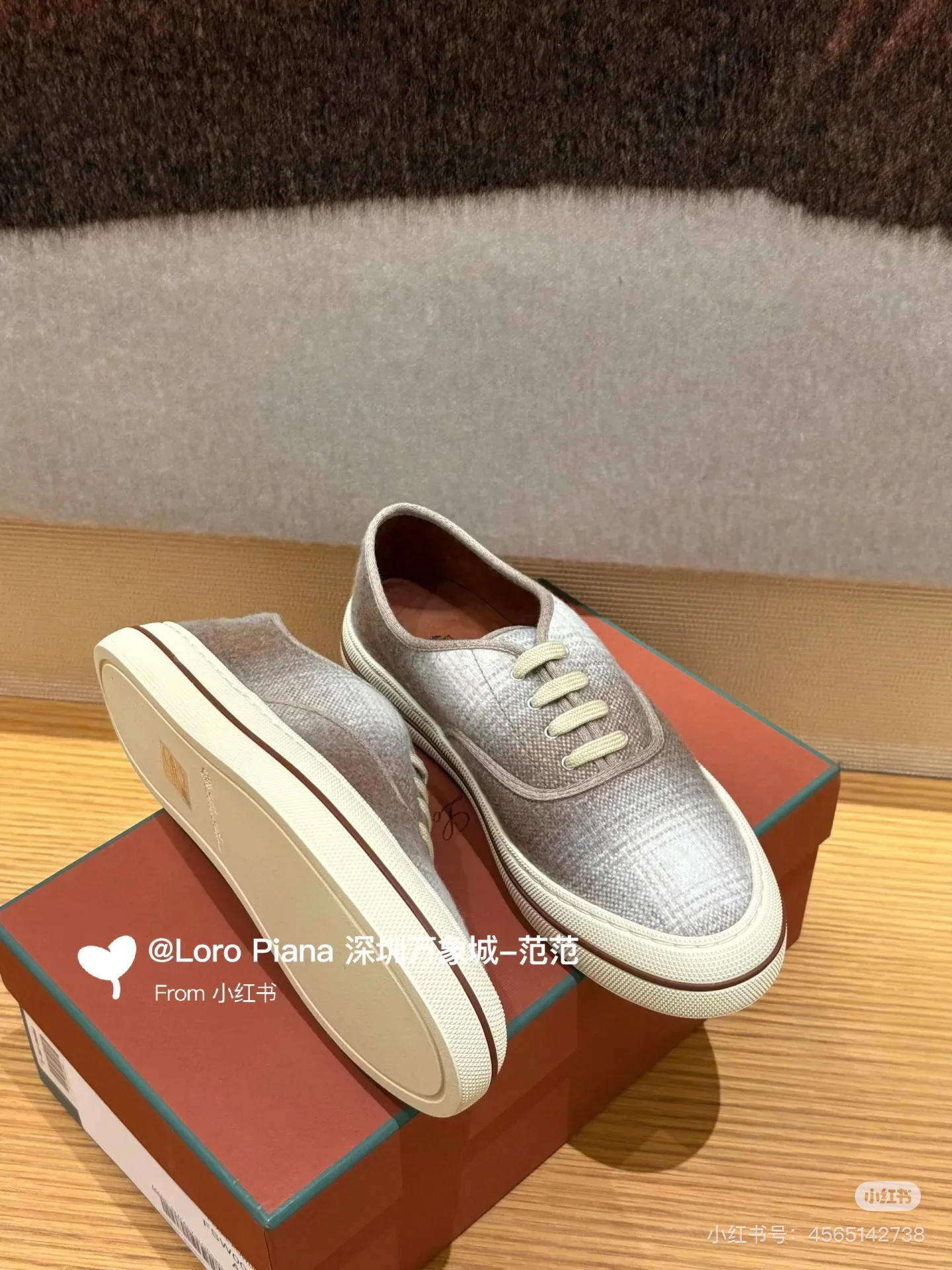 Кроссовки Женские Loro Piana 18258094