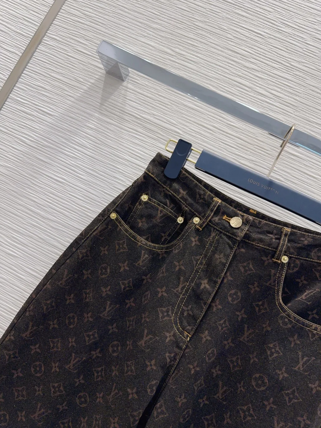 Джинсы Женские Louis Vuitton 19284129