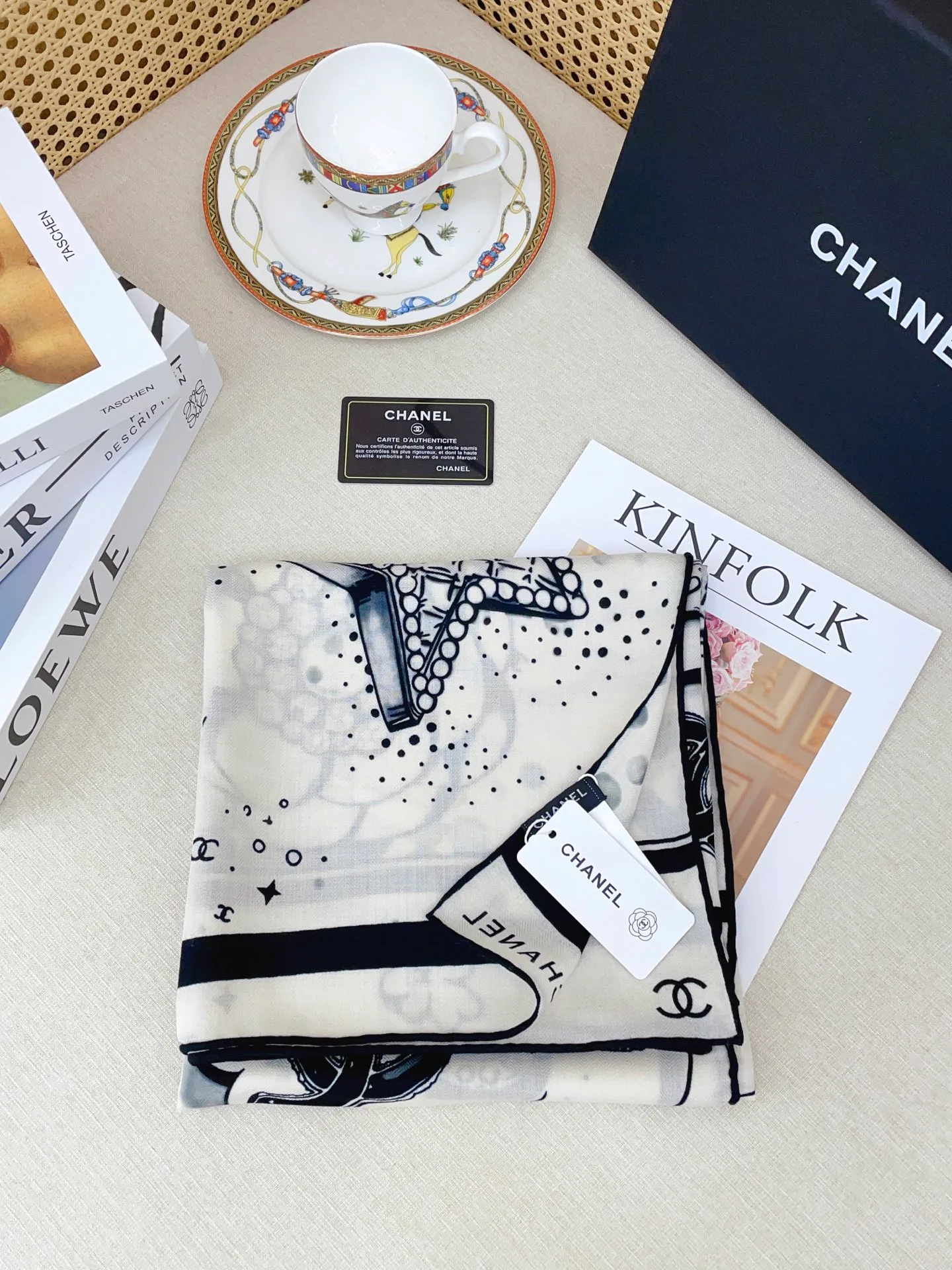 Платки Chanel 18426928