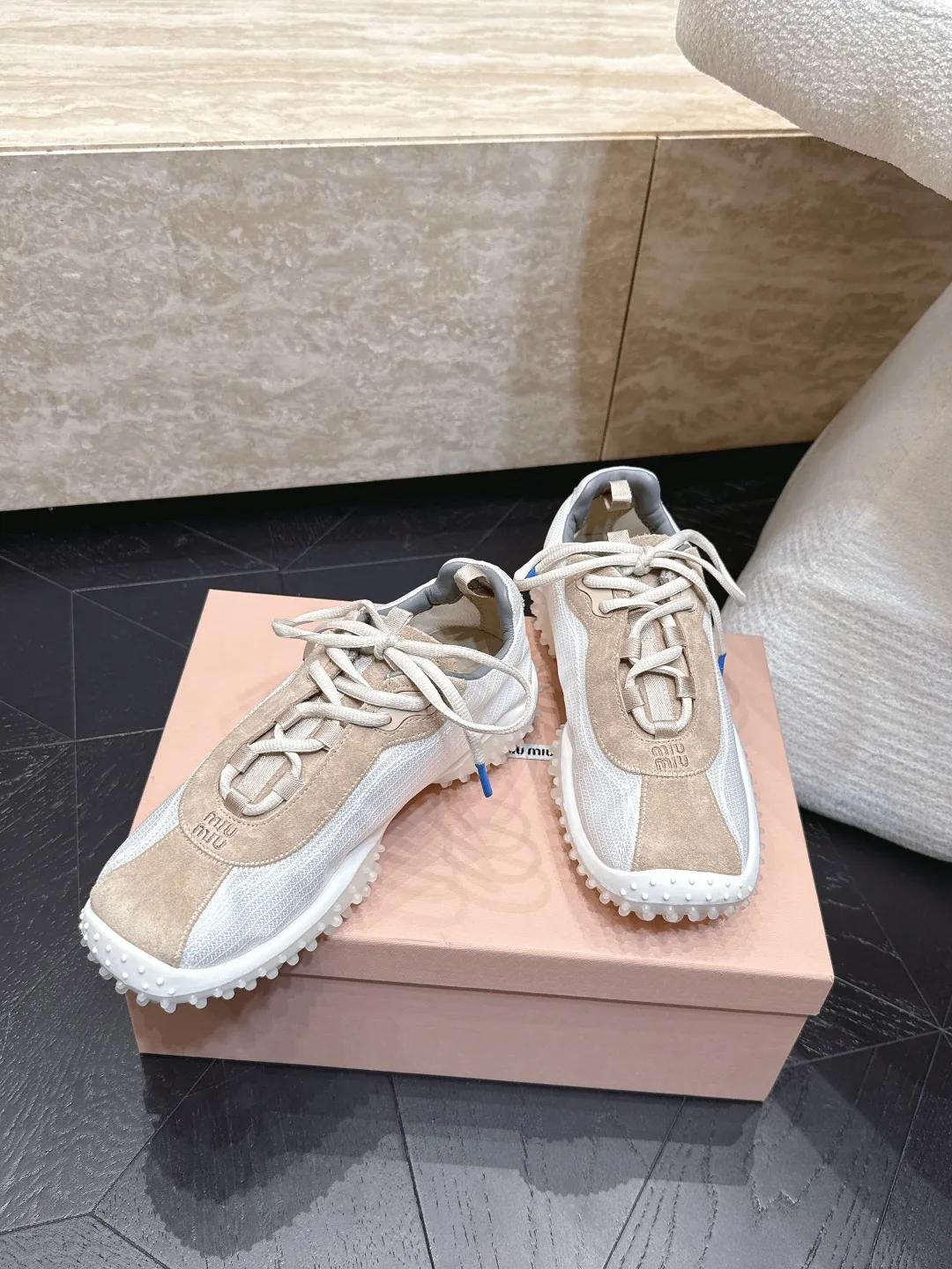 Кроссовки Женские Miu Miu 17366639