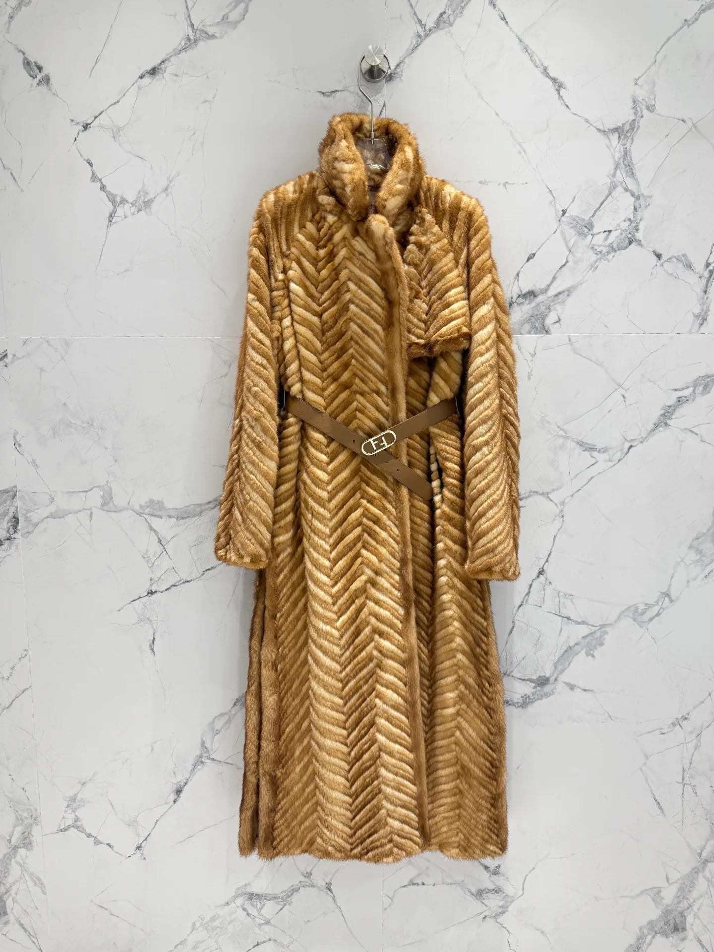 Шубы Женские Fendi 18082580