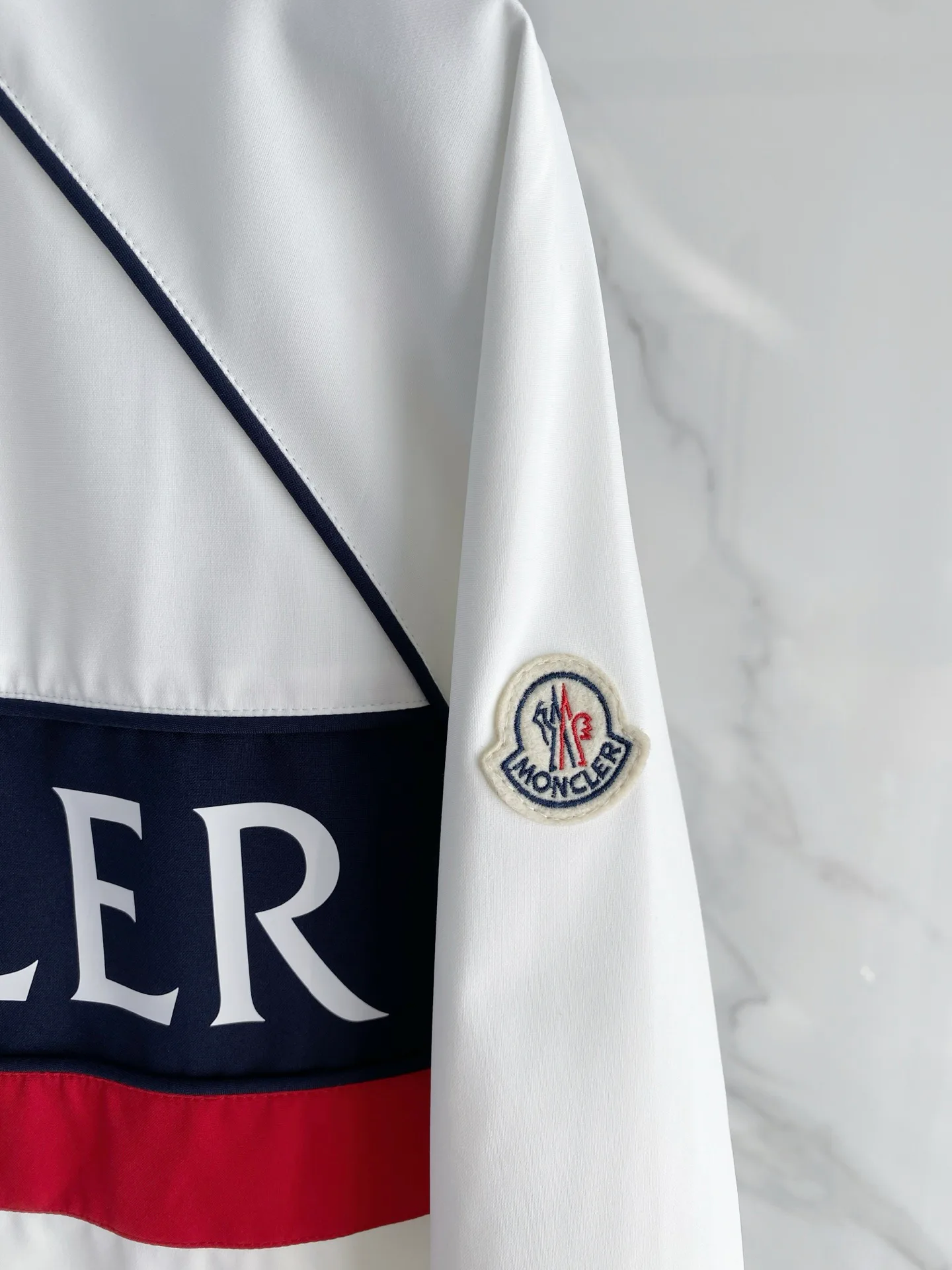Куртки И Пуховики Мужские Moncler 3055121