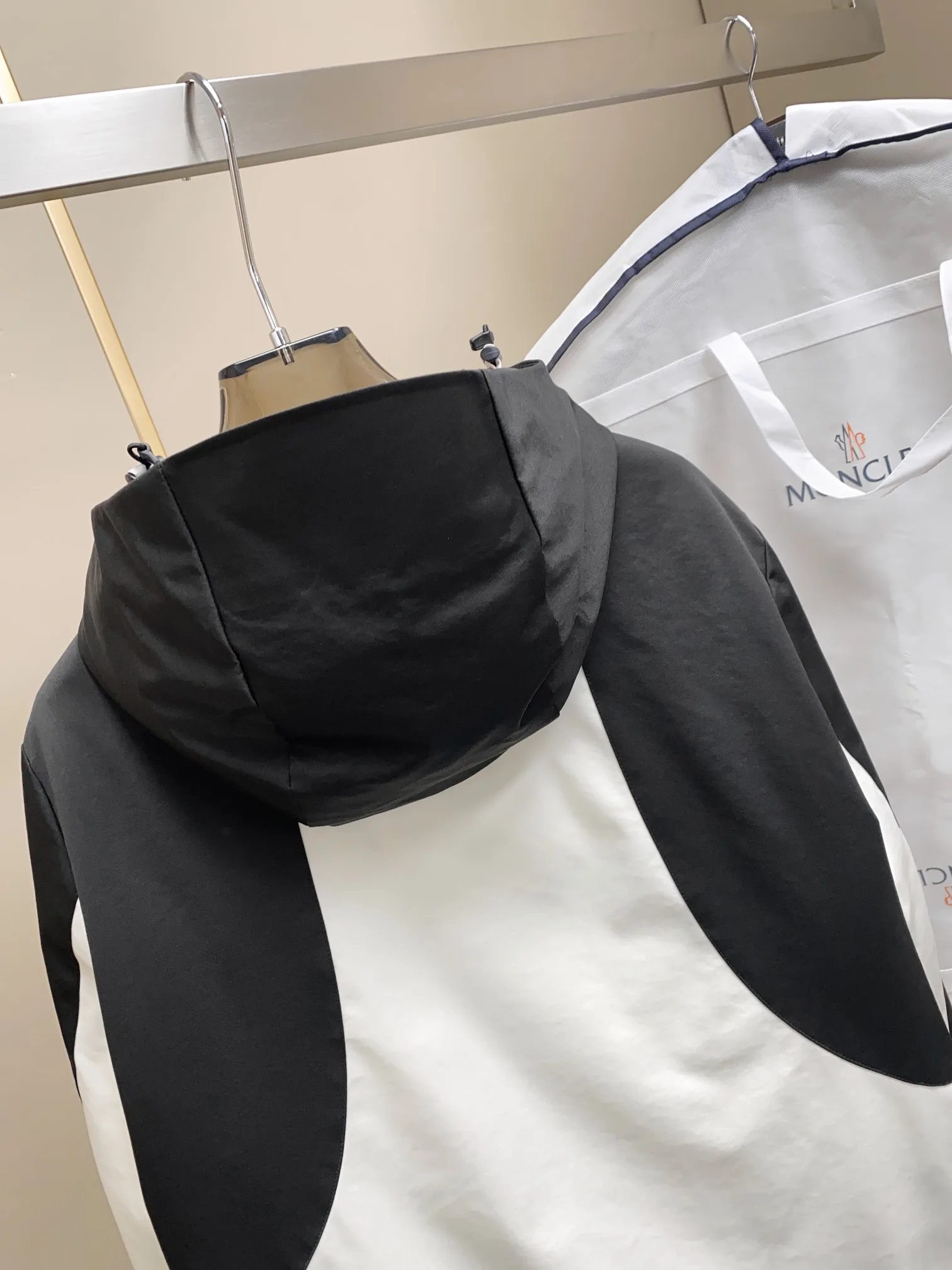 Куртки И Пуховики Мужские Moncler 799710