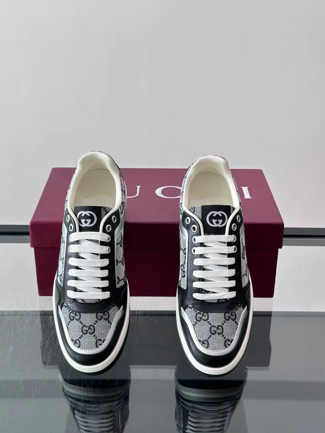 Кроссовки Женские Gucci 18102695