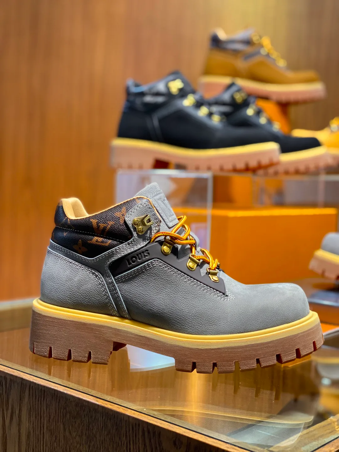 Ботинки Мужские Louis Vuitton 18363480