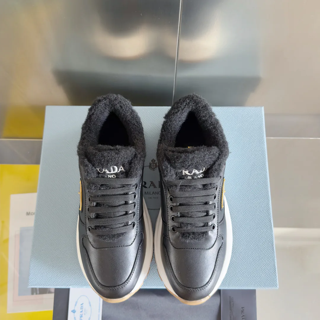 Кроссовки Женские Prada 404451