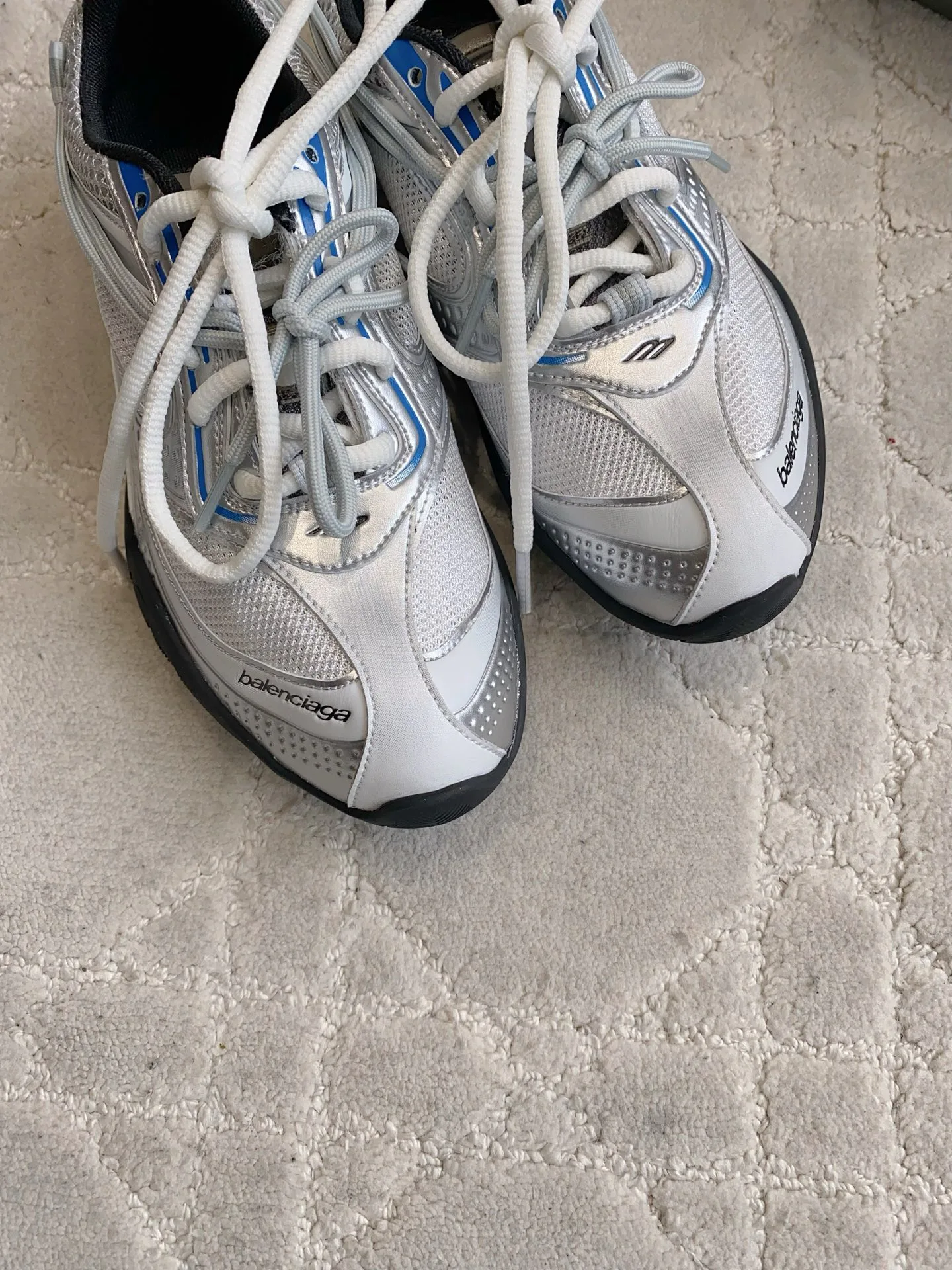 Кроссовки Женские Balenciaga 18133400