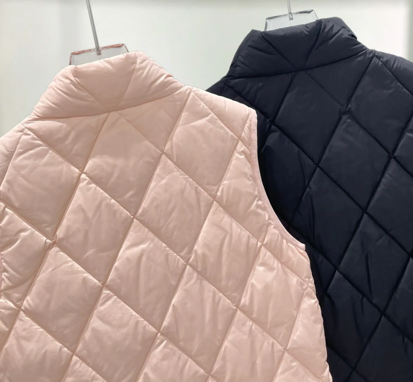 Жилеты Женские Burberry 18566244