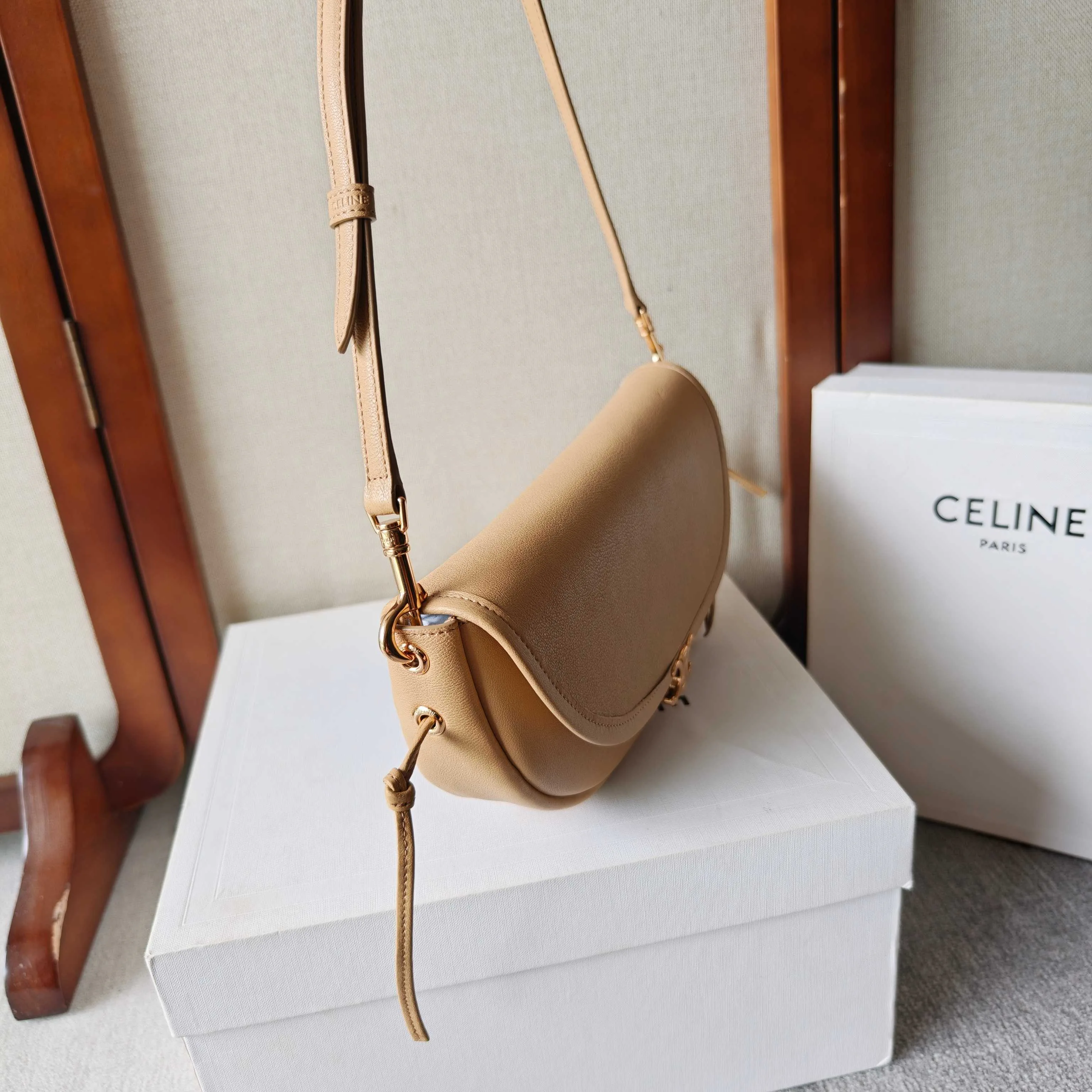 Классические Сумки Женские Celine 16869088