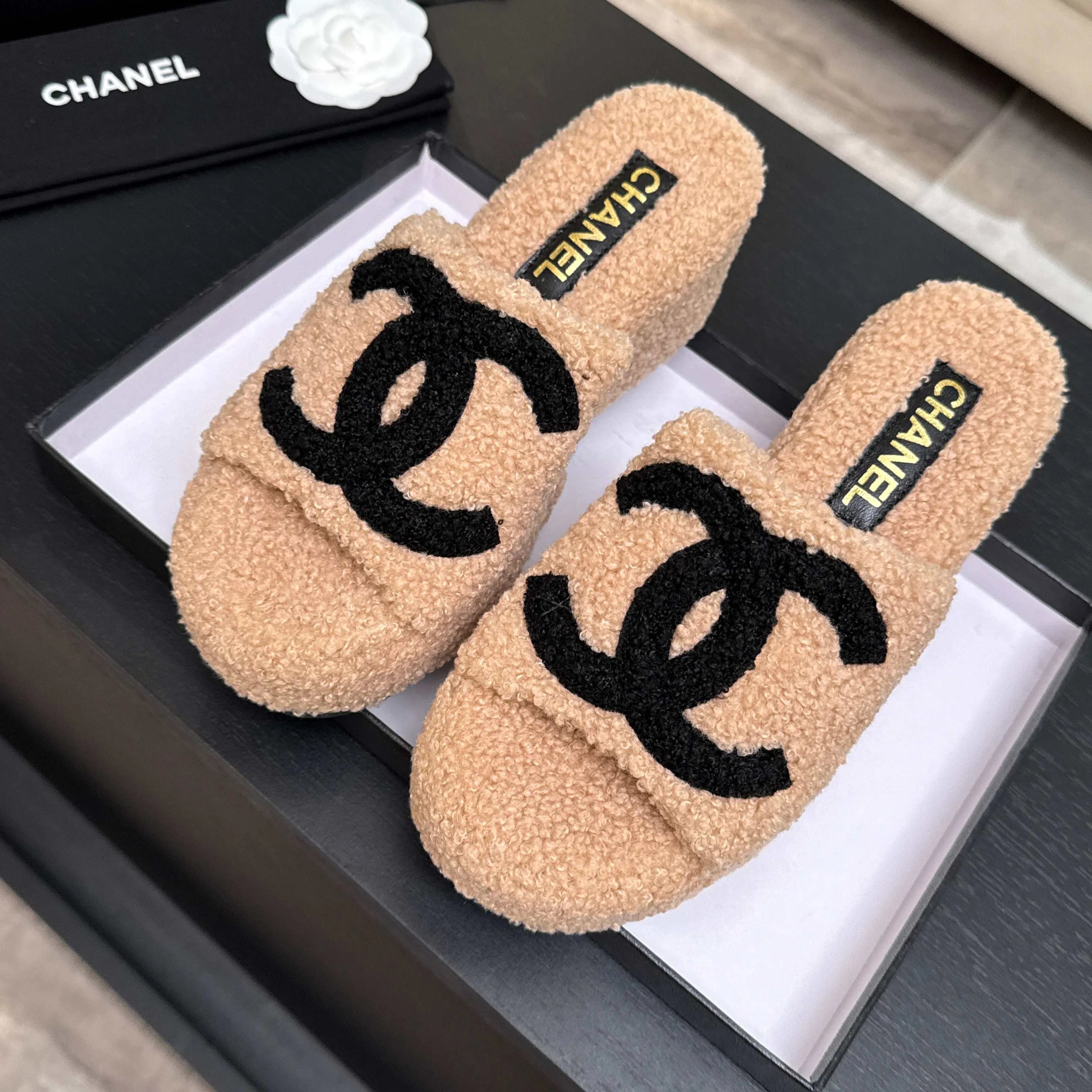 Тапочки Женские Chanel 18501004