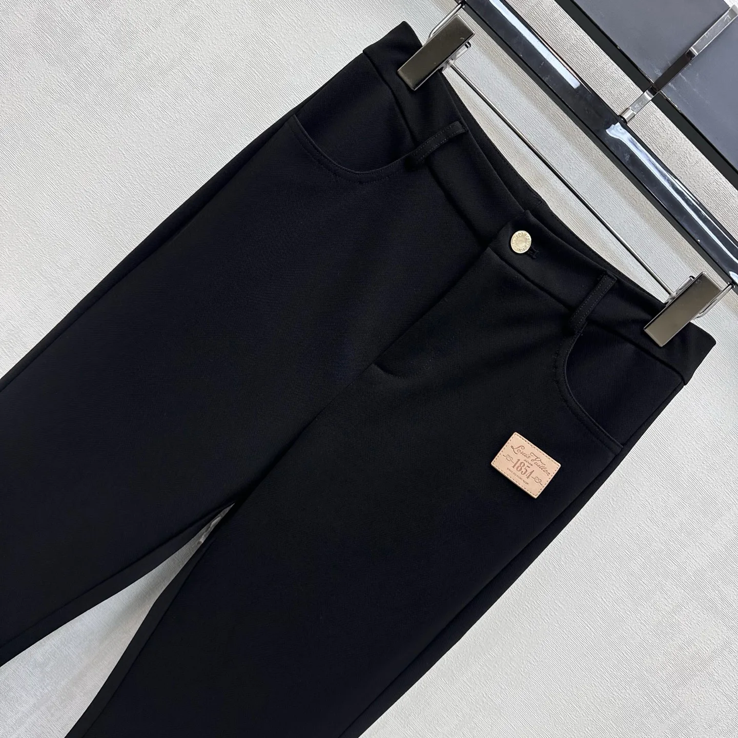 Брюки Женские Louis Vuitton 18228460