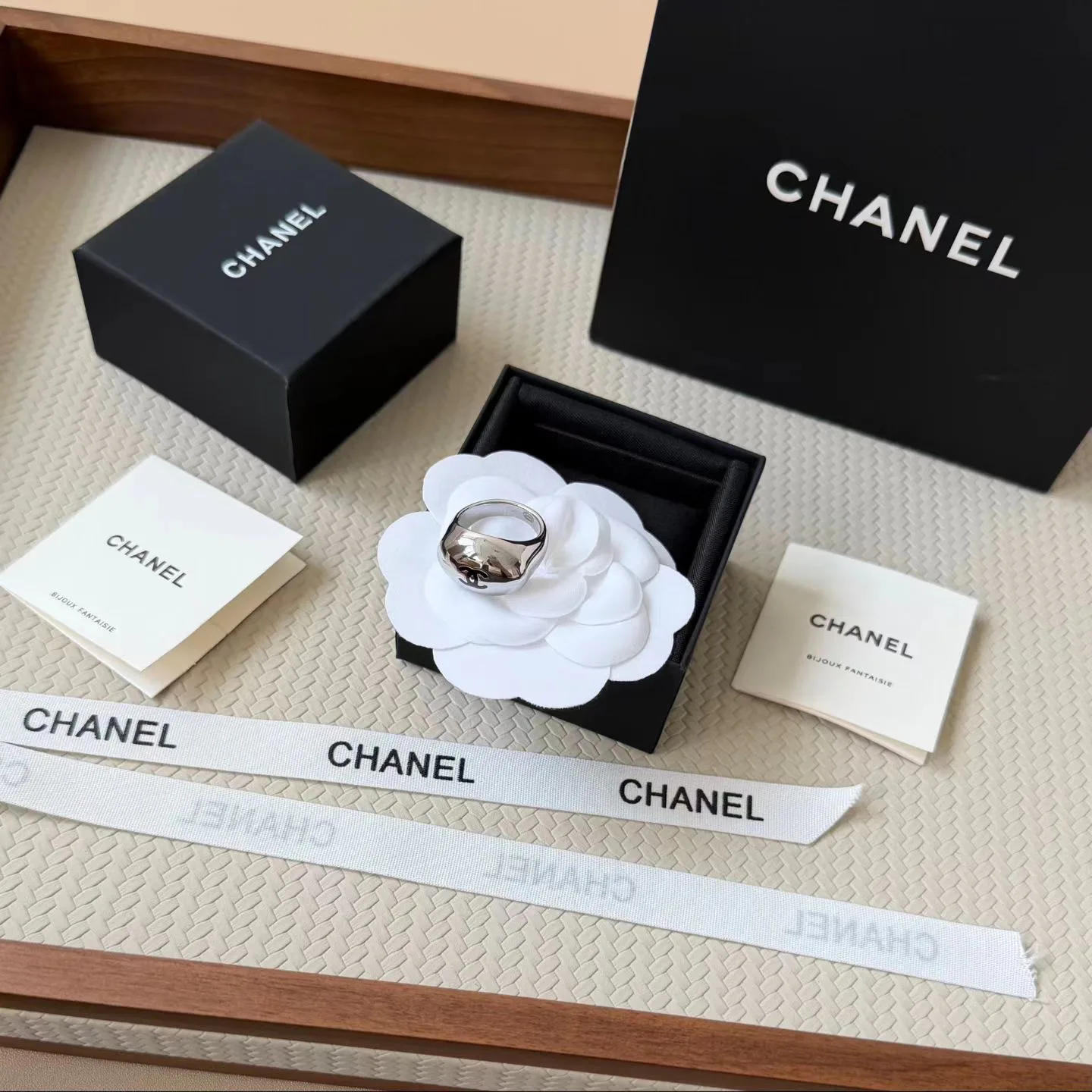 Бижутерия Chanel 18123156