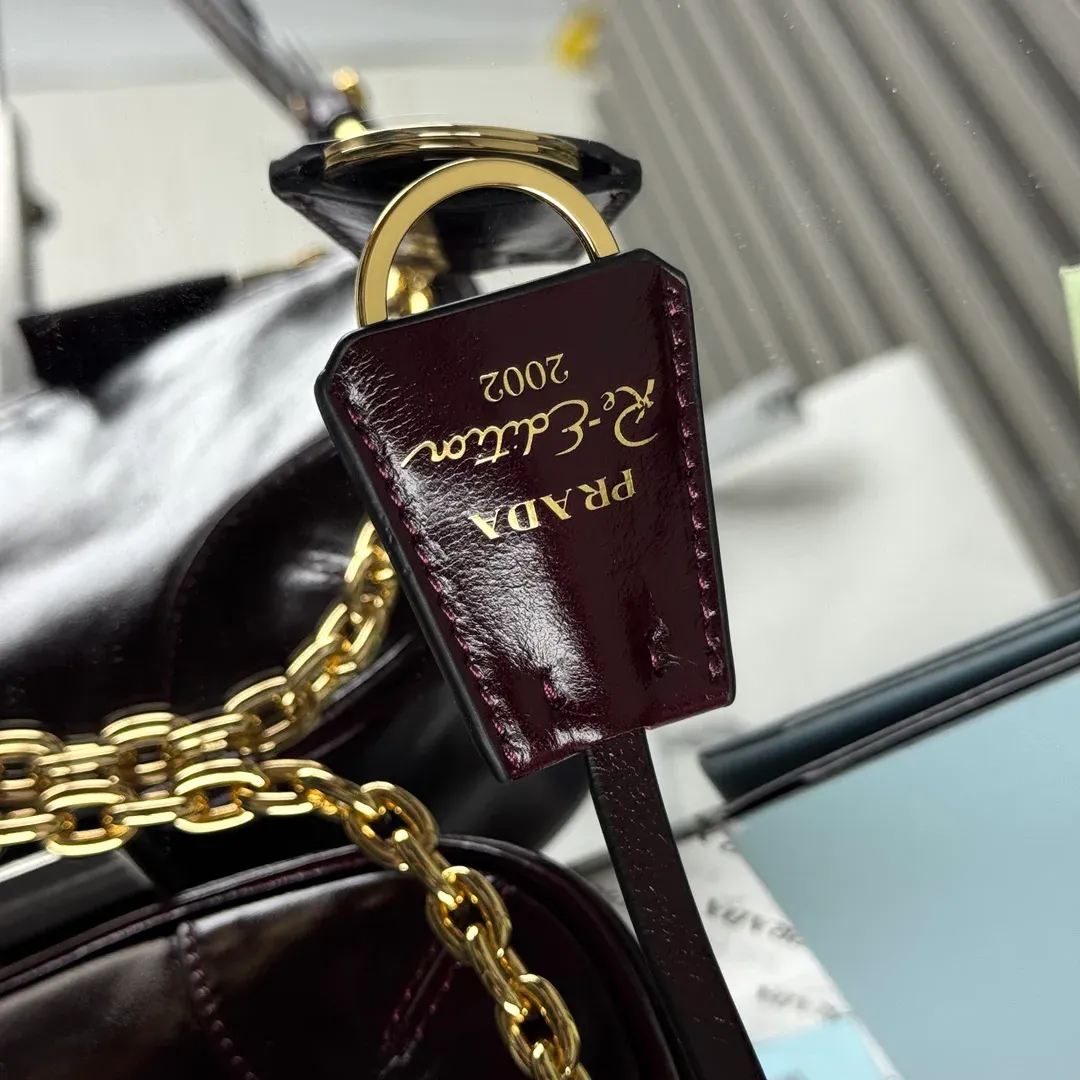 Сумки На Ремне Женские Prada 2247592