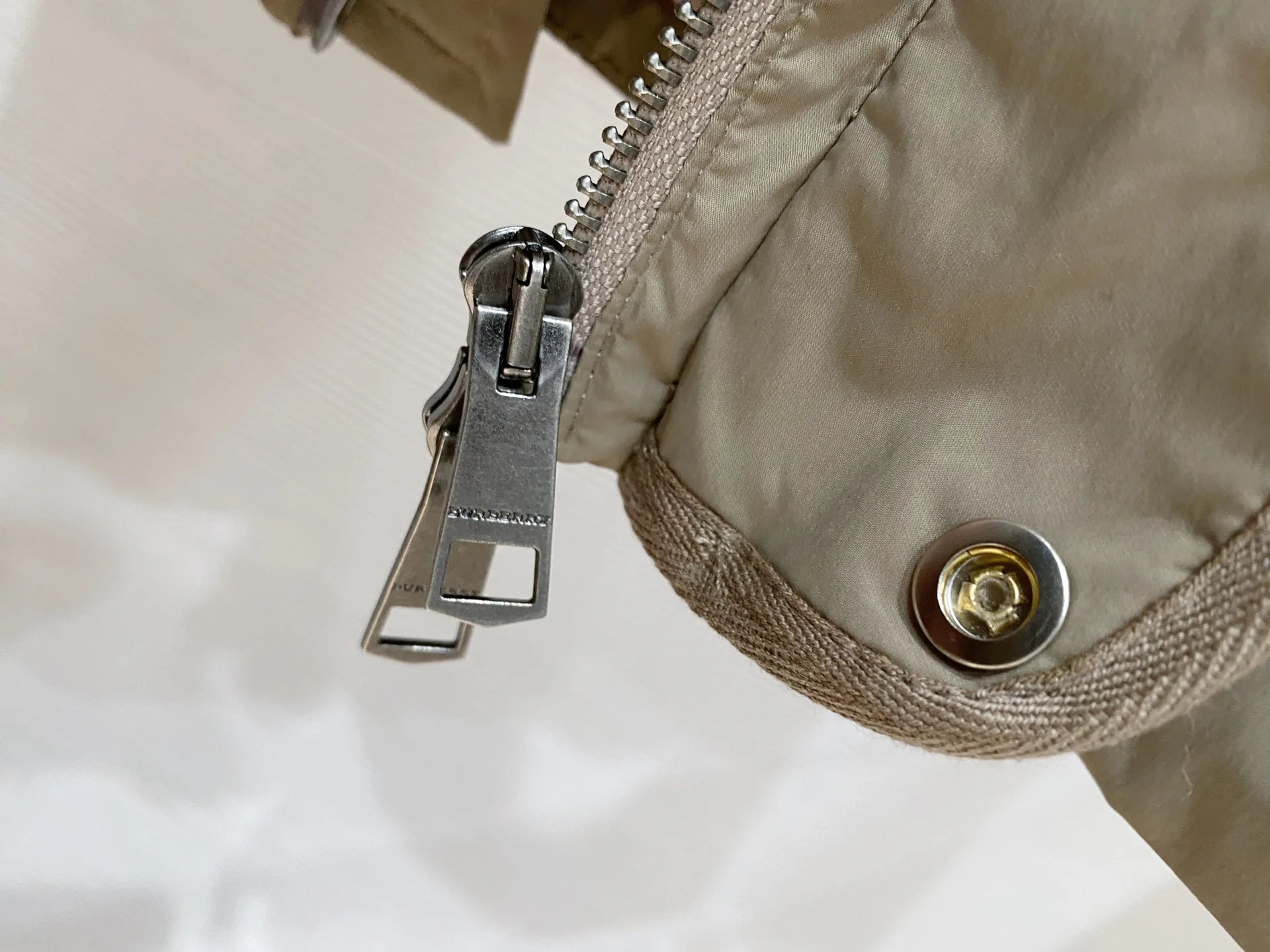 Жилеты Женские Burberry 10708572