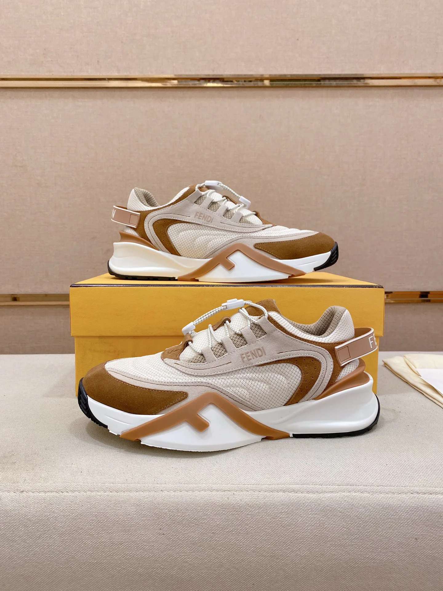 Кроссовки Женские Fendi 211549