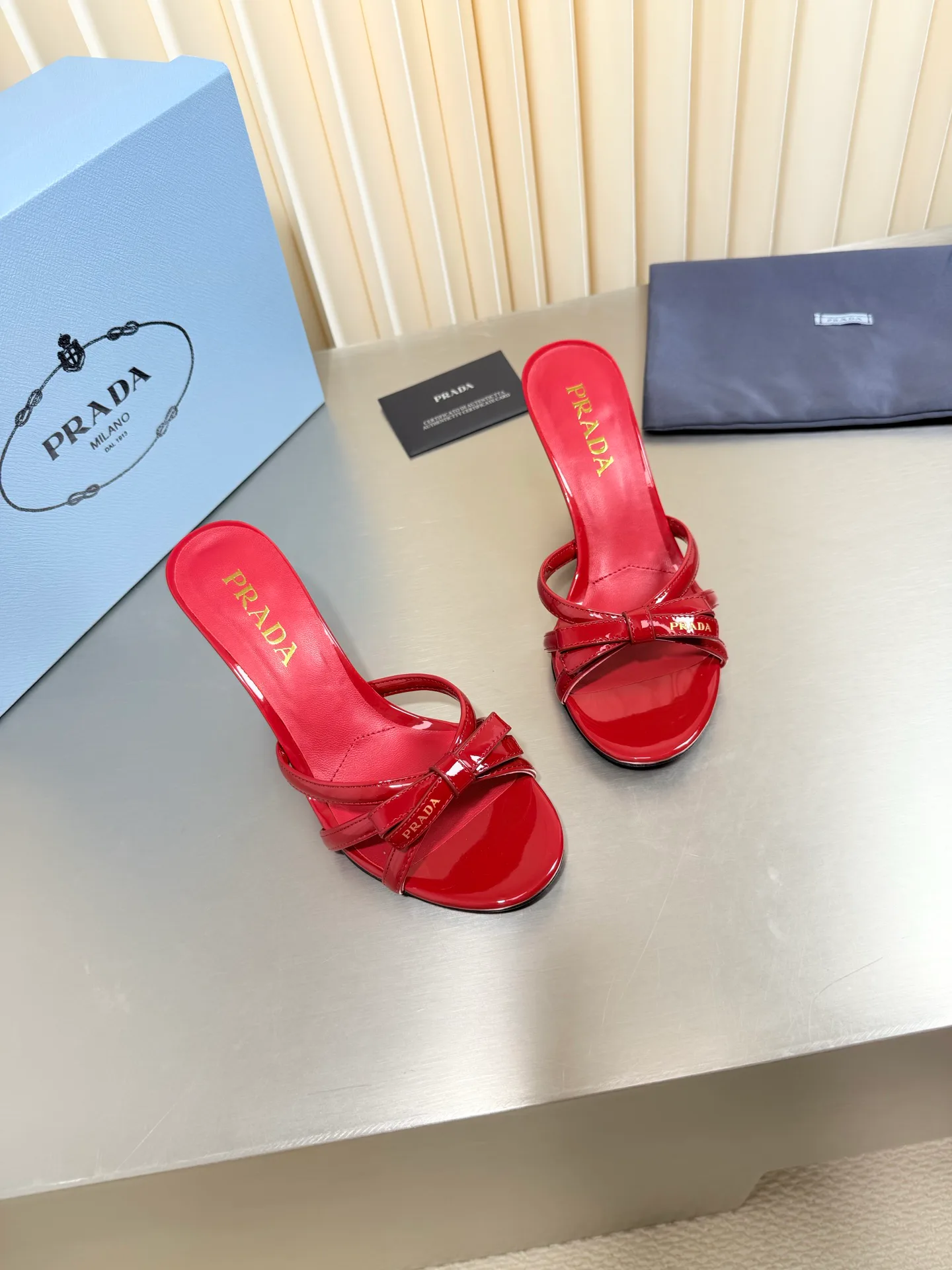 Босоножки Женские Prada 18083097