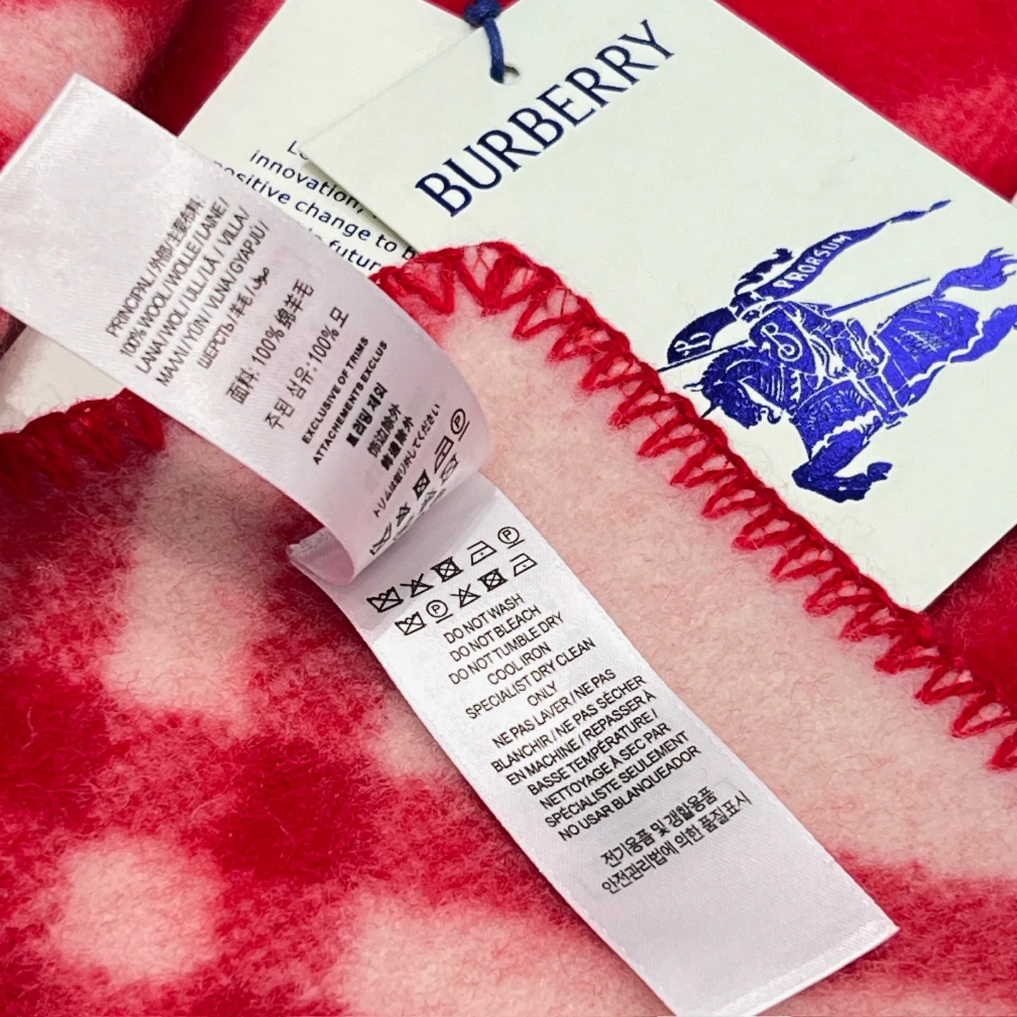 Шарфы Burberry 17945203