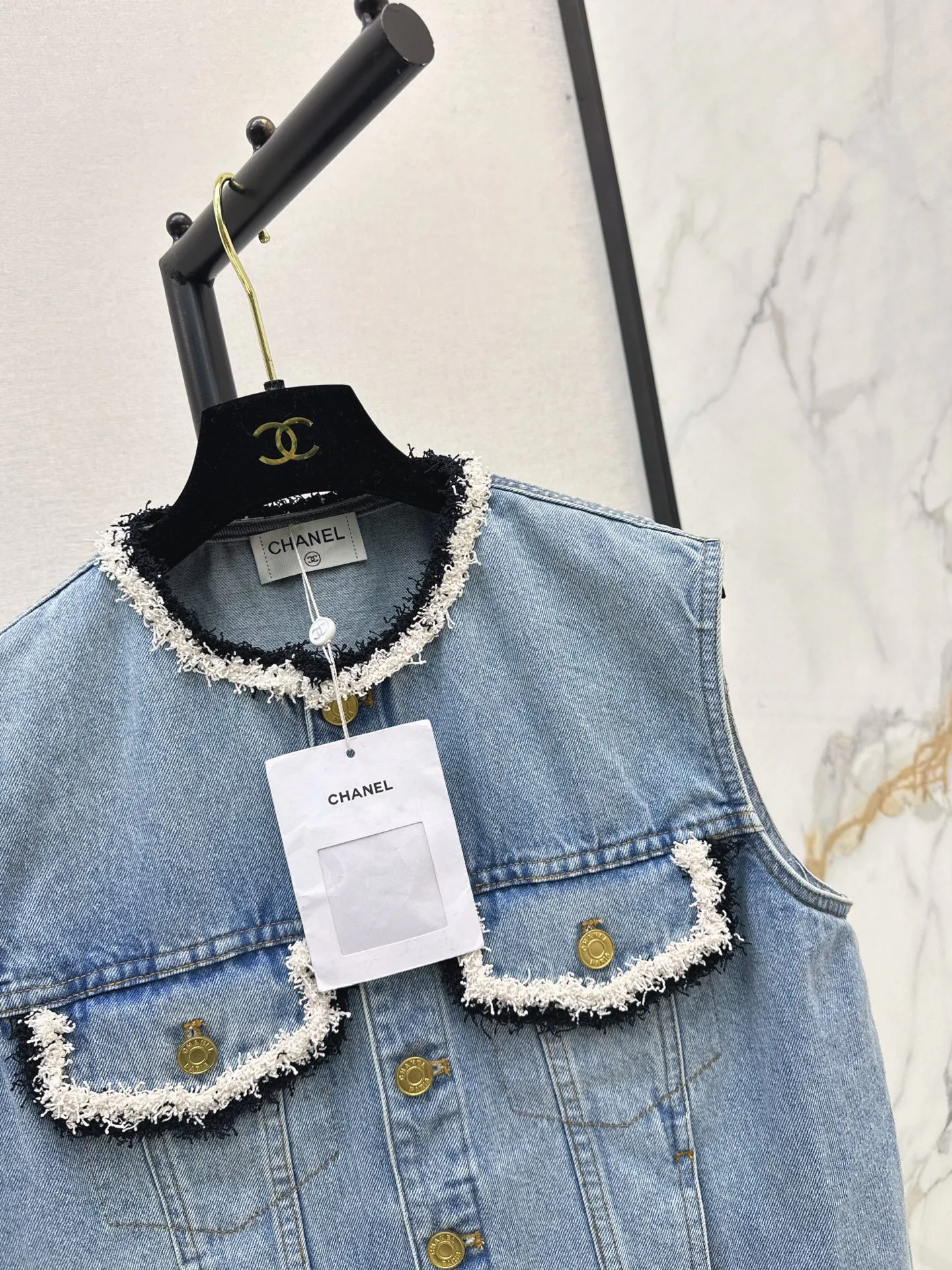 Жилеты Женские Chanel 18734512